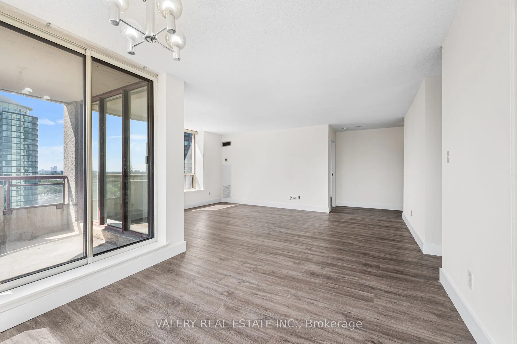 5765 Yonge Street, #1502