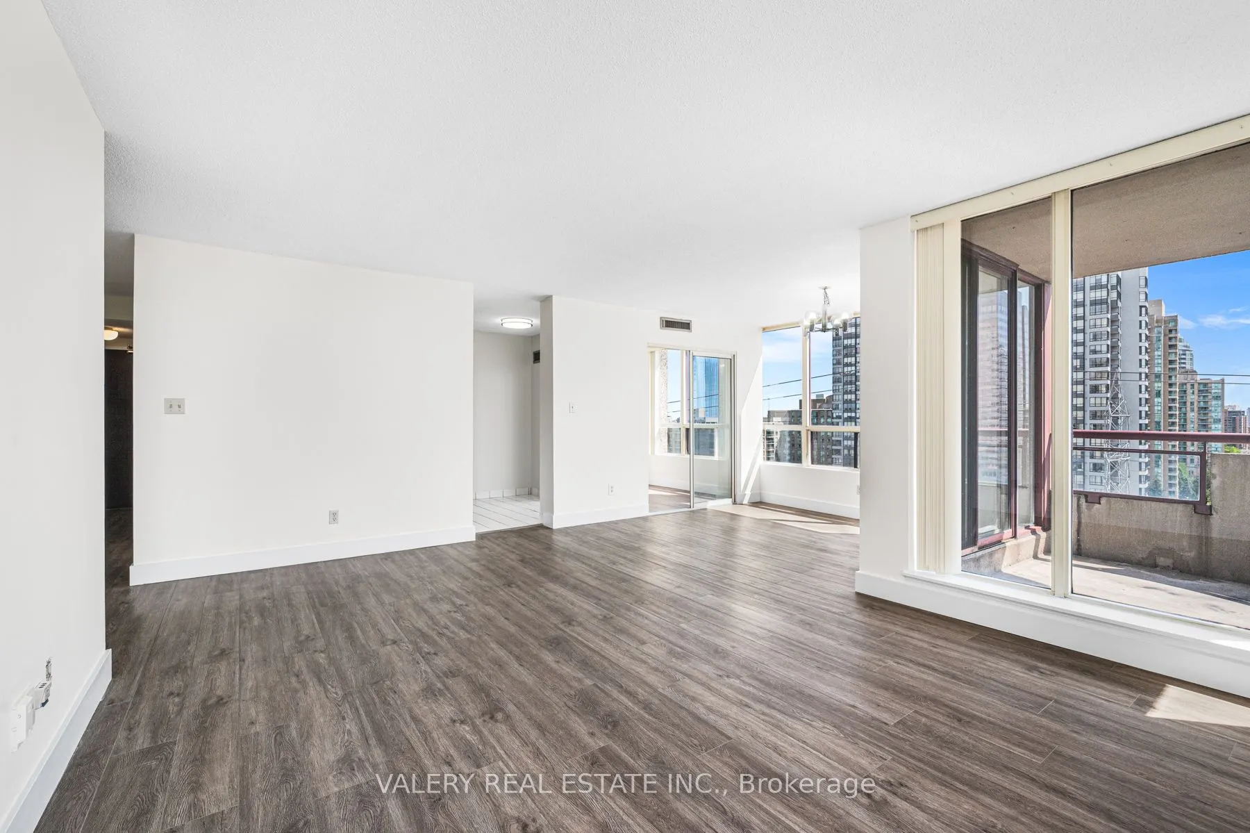 5765 Yonge Street, #1502