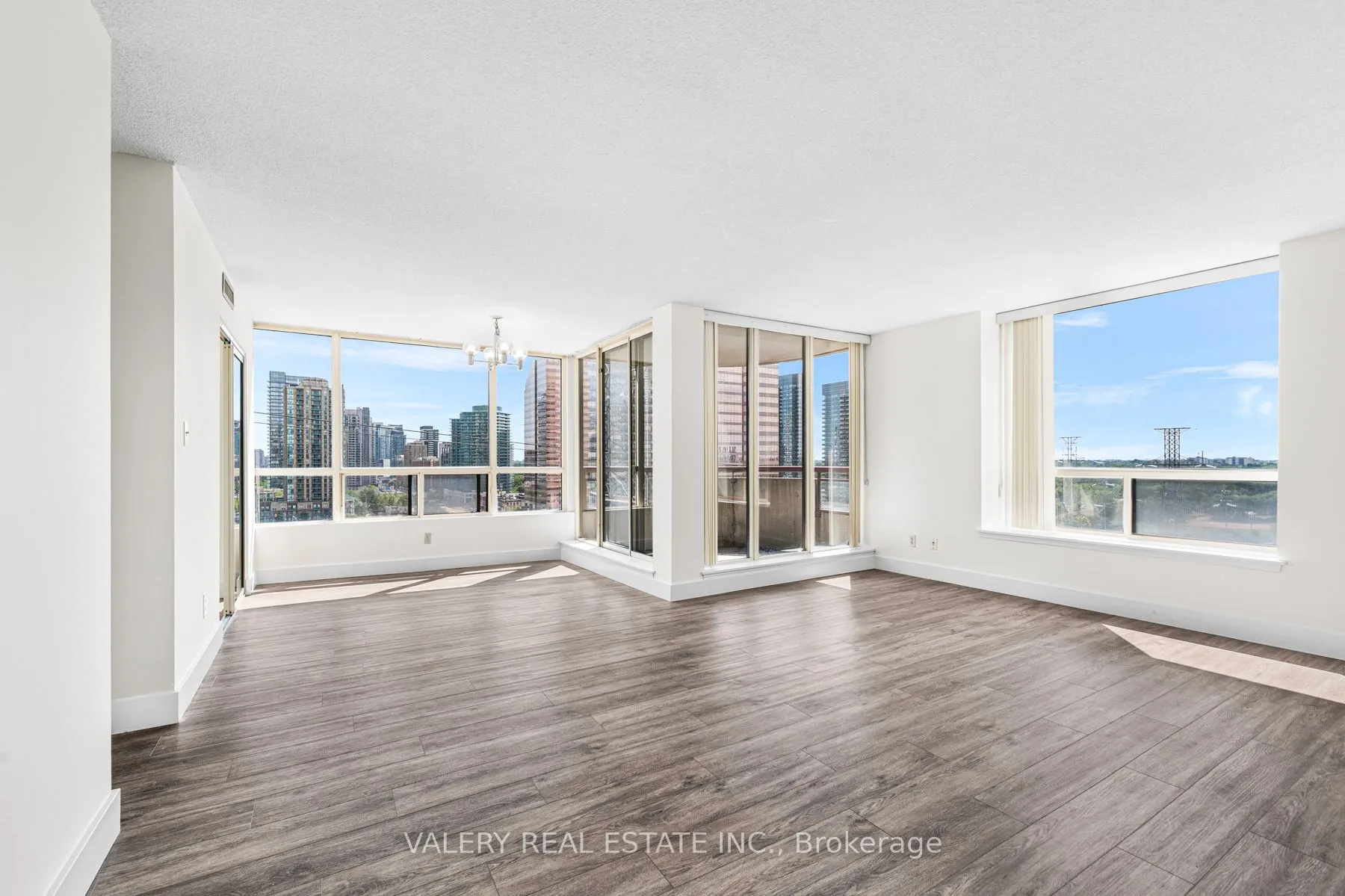 5765 Yonge Street, #1502