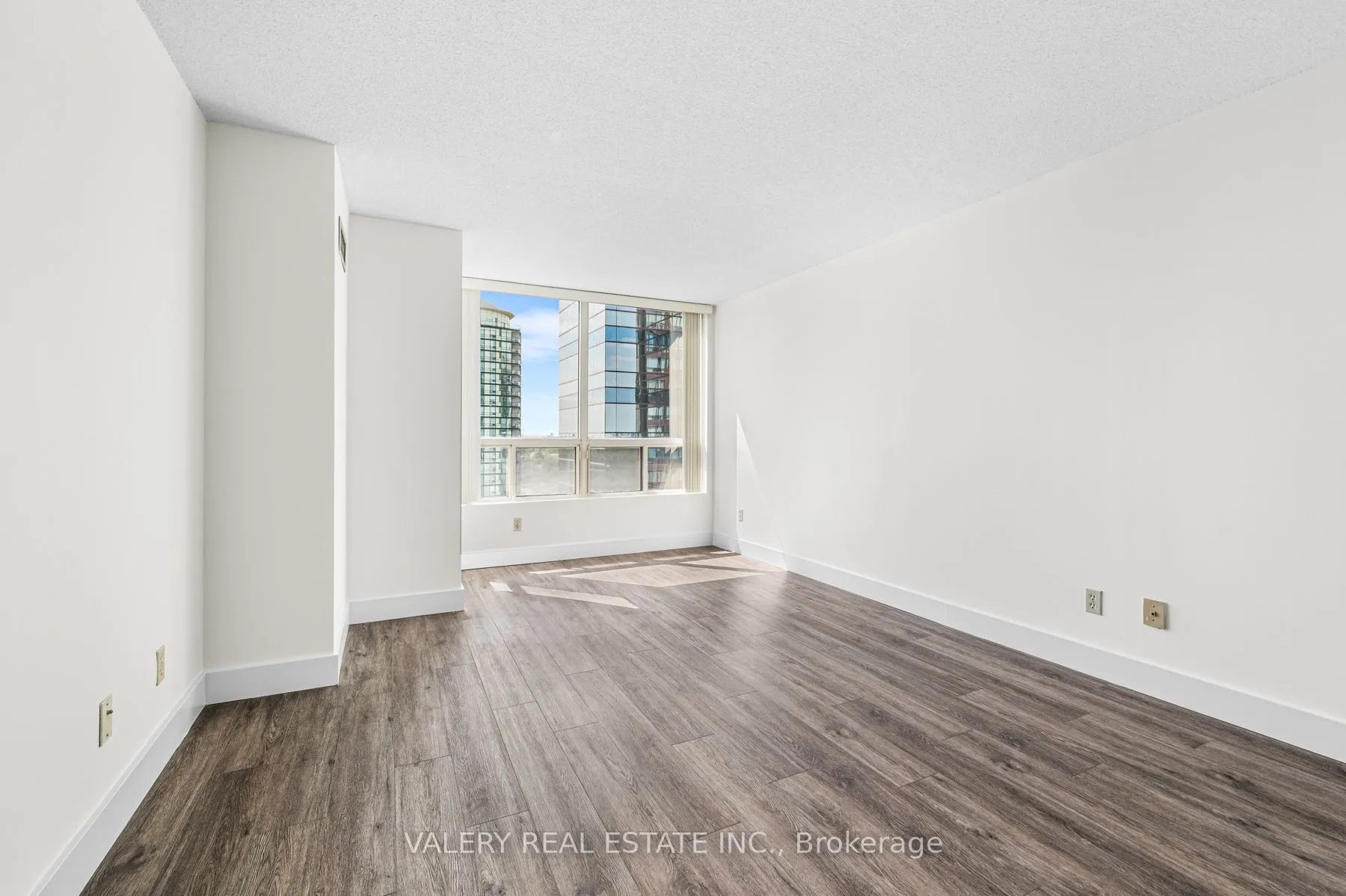 5765 Yonge Street, #1502