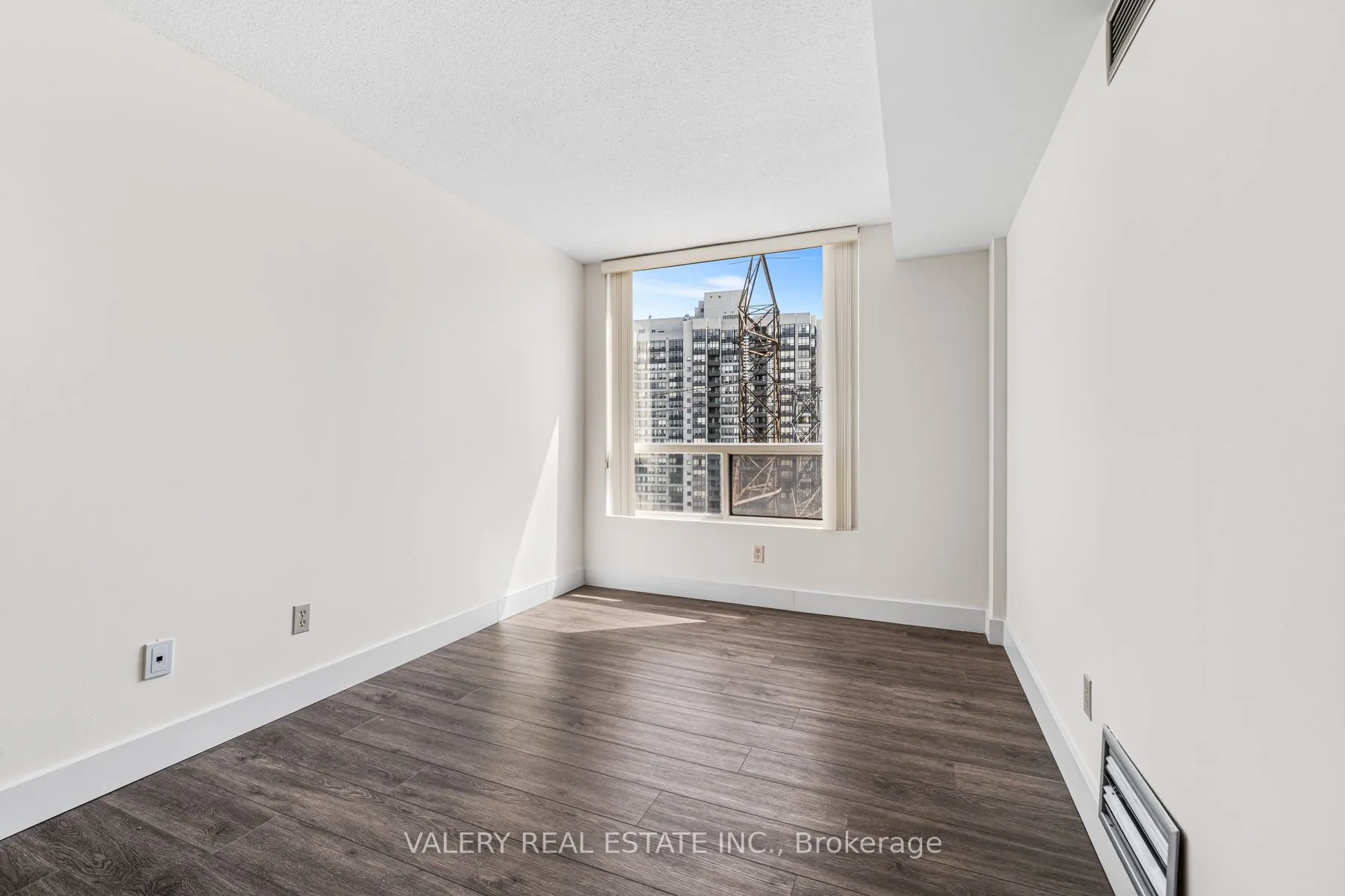 5765 Yonge Street, #1502