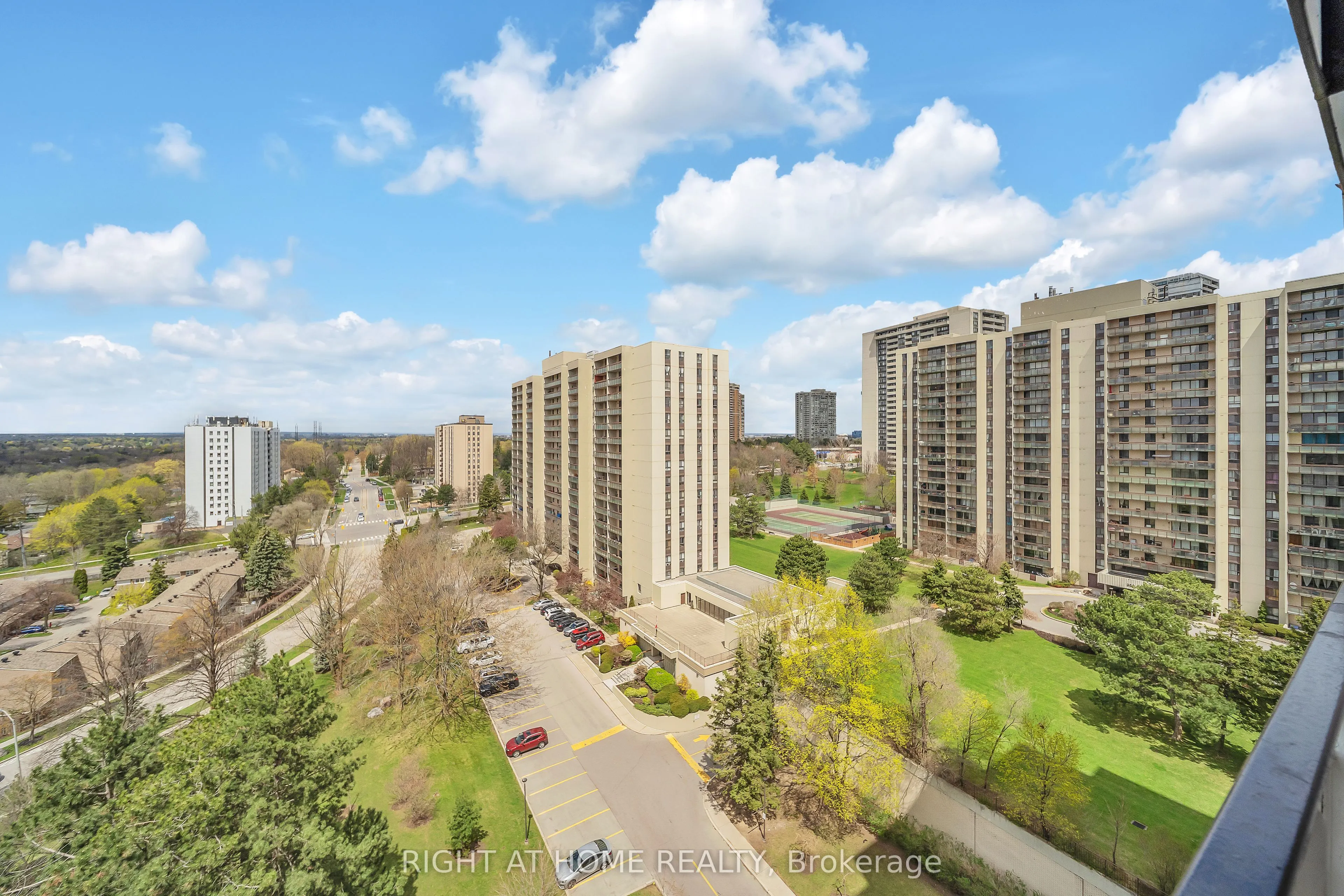 260 Seneca Hill Drive, #1415