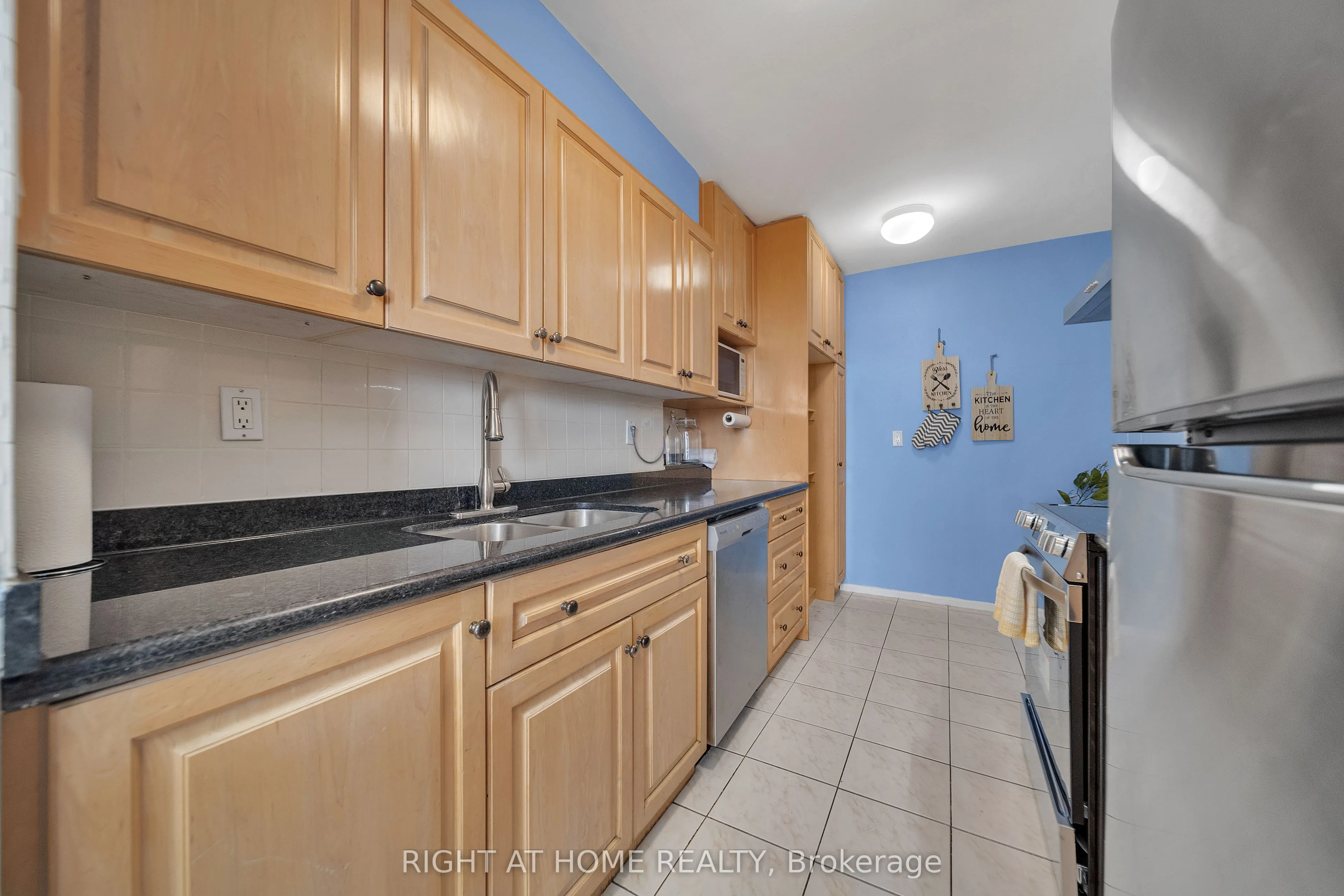 260 Seneca Hill Drive, #1415