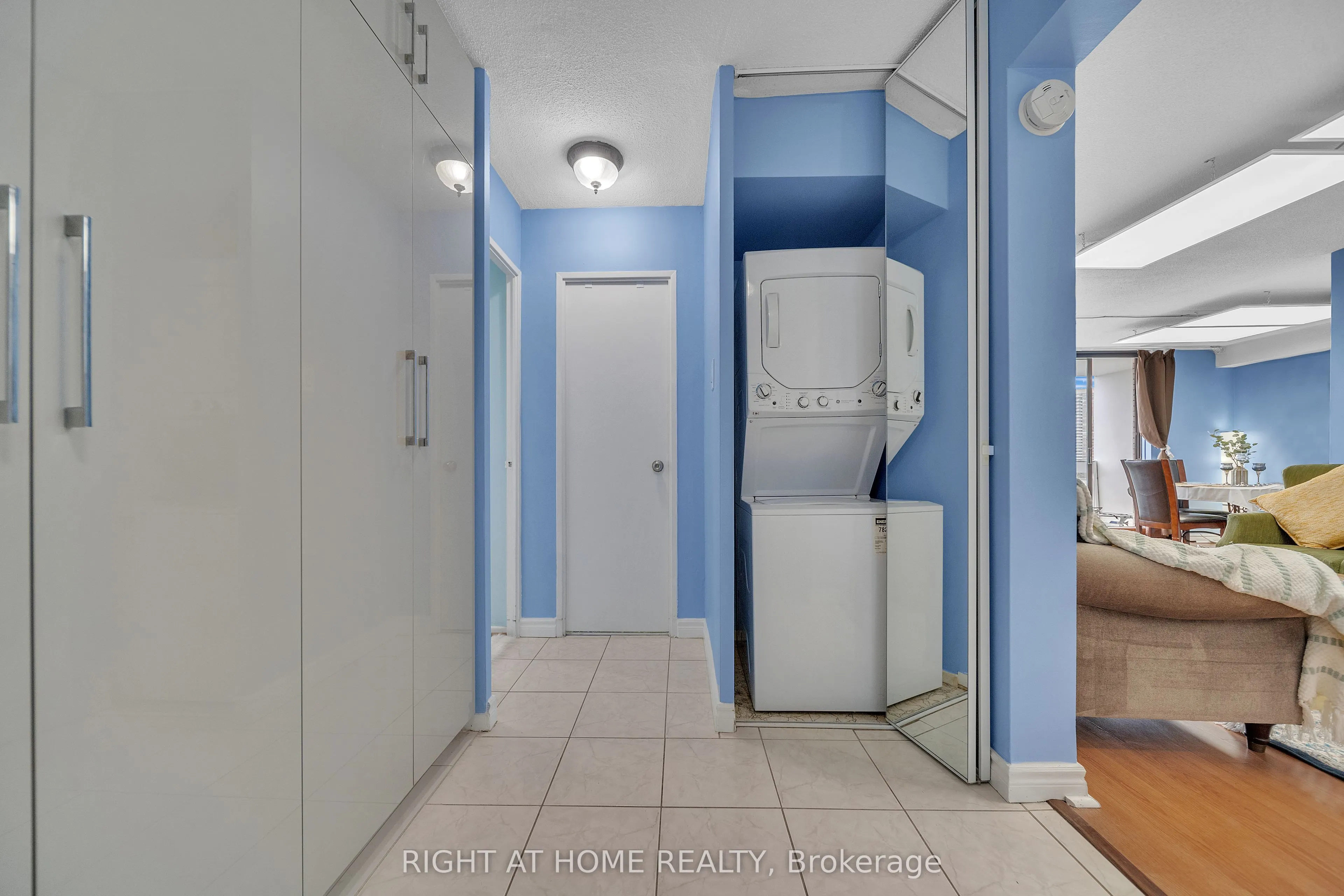 260 Seneca Hill Drive, #1415