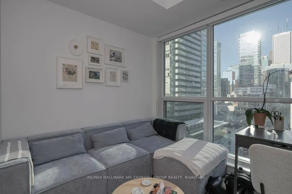 327 King Street W, #1408