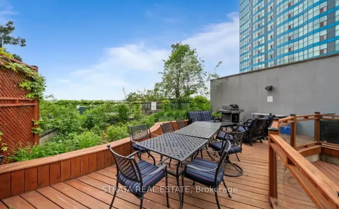 77 Harbour Square, #3504