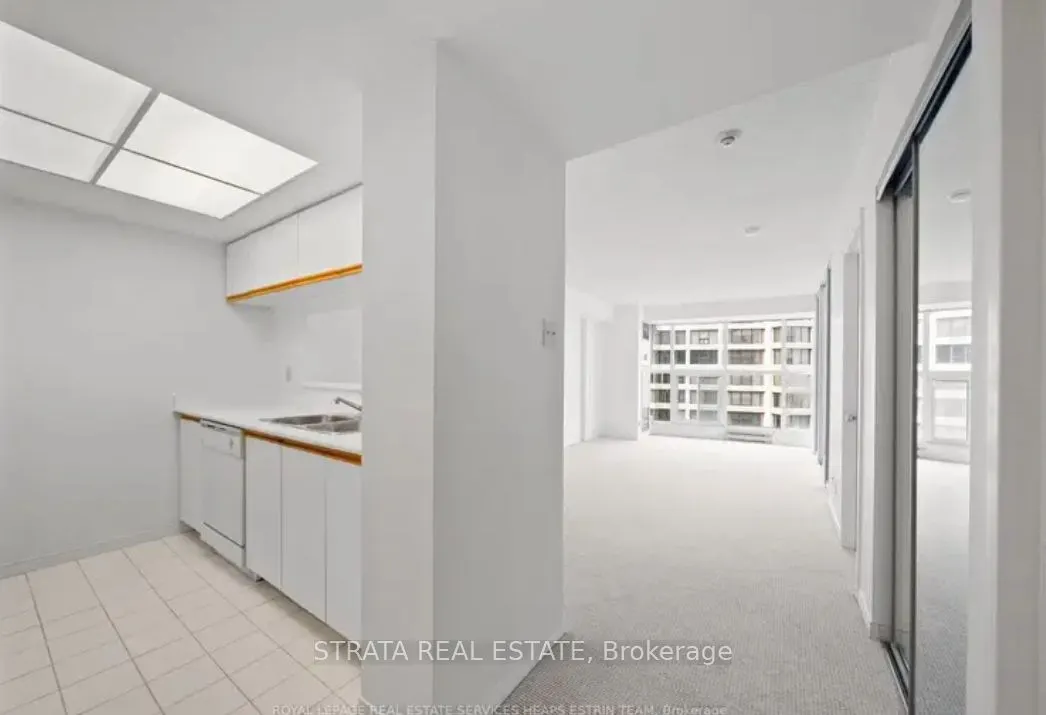 77 Harbour Square, #3504