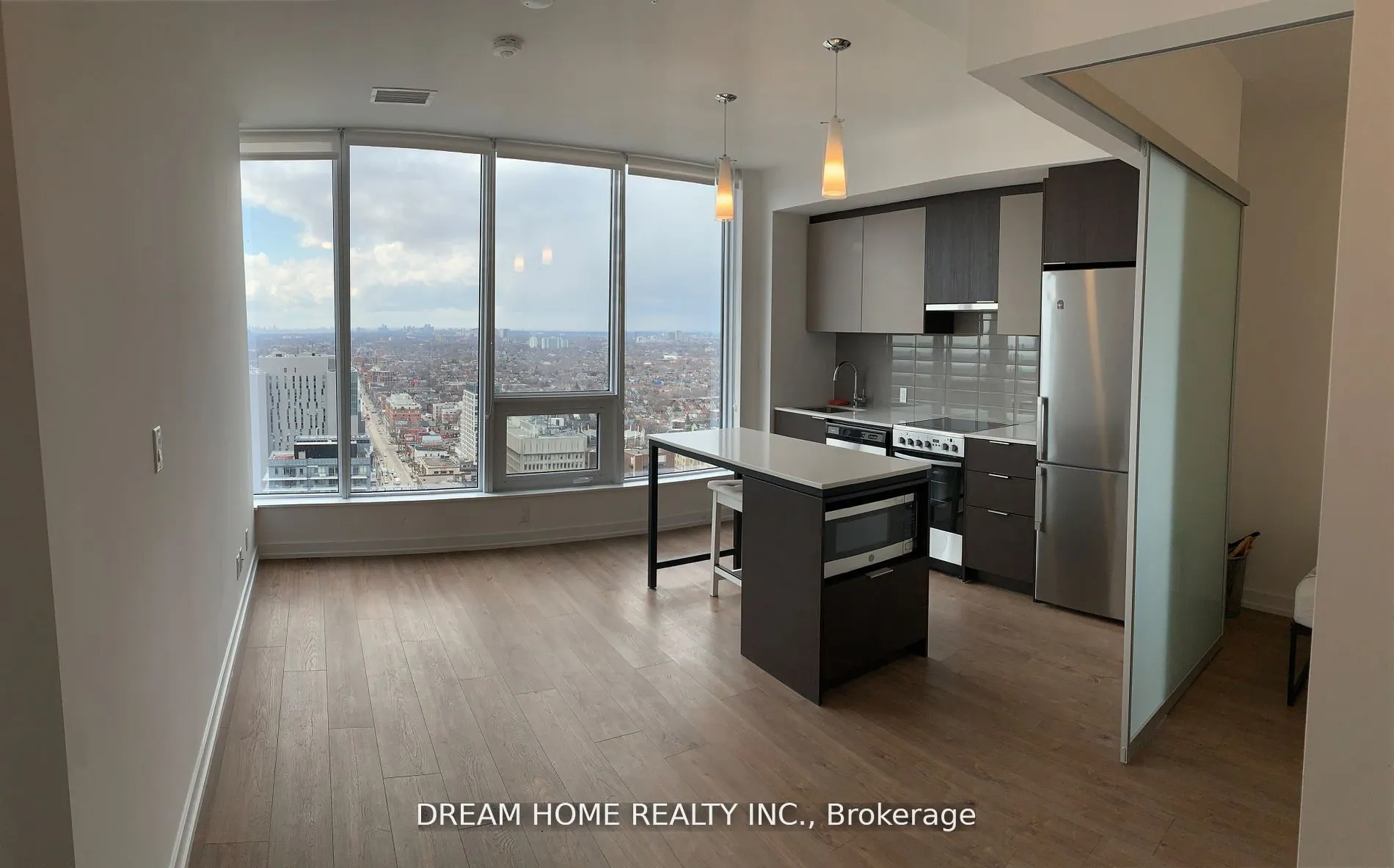 203 College Street, #3007
