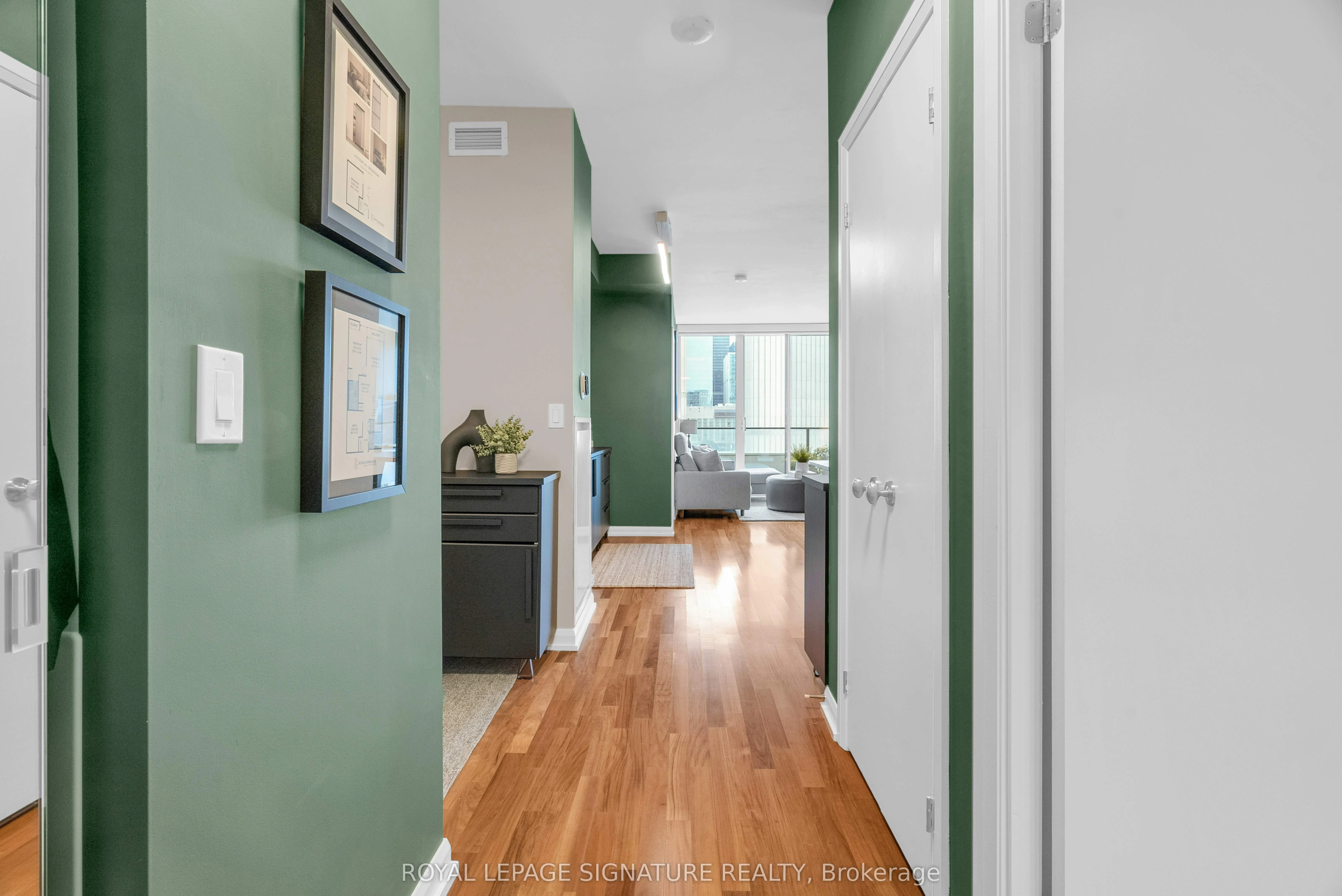 111 Elizabeth Street, #1208