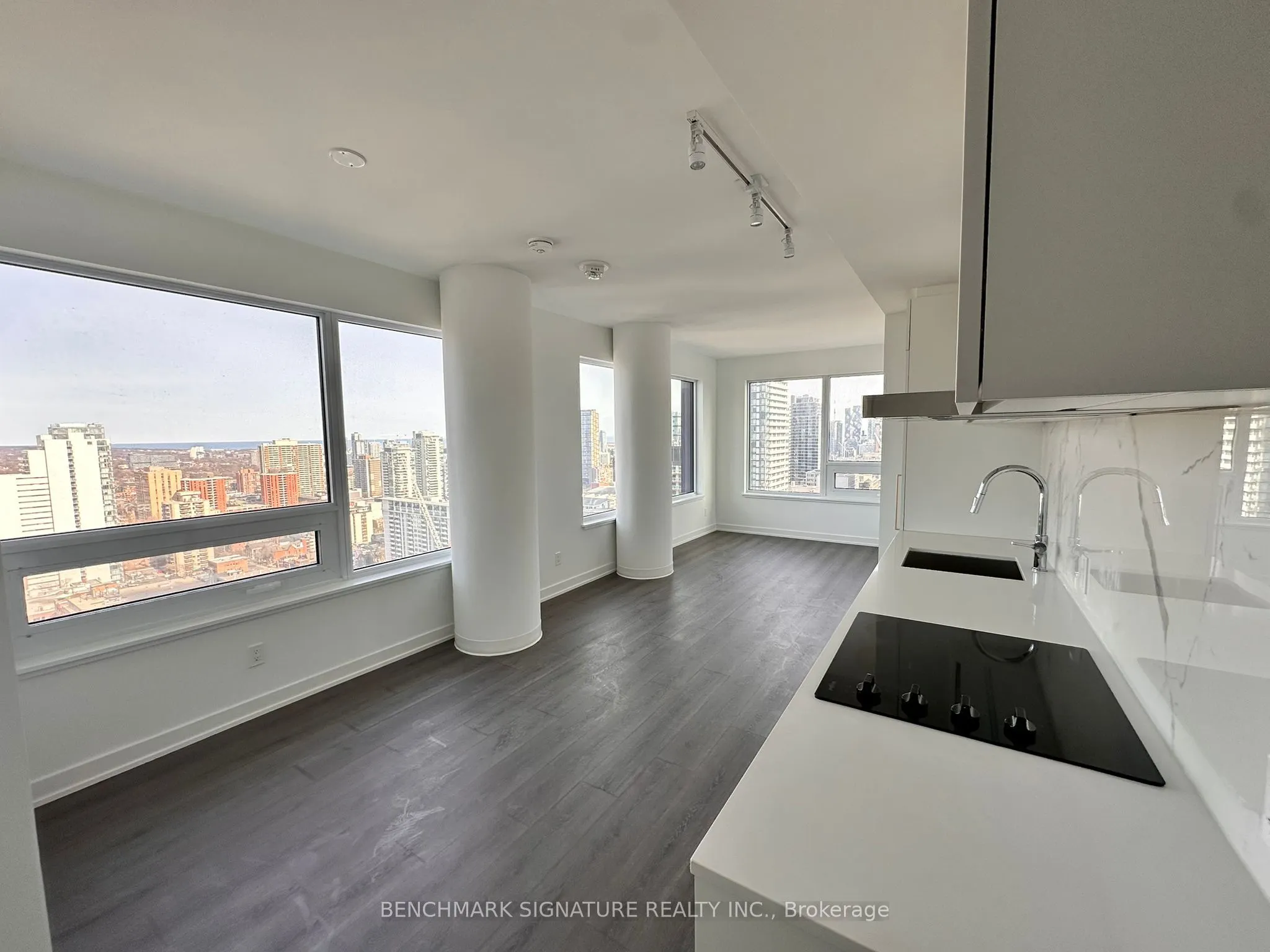 8 Wellesley Street W, #3312