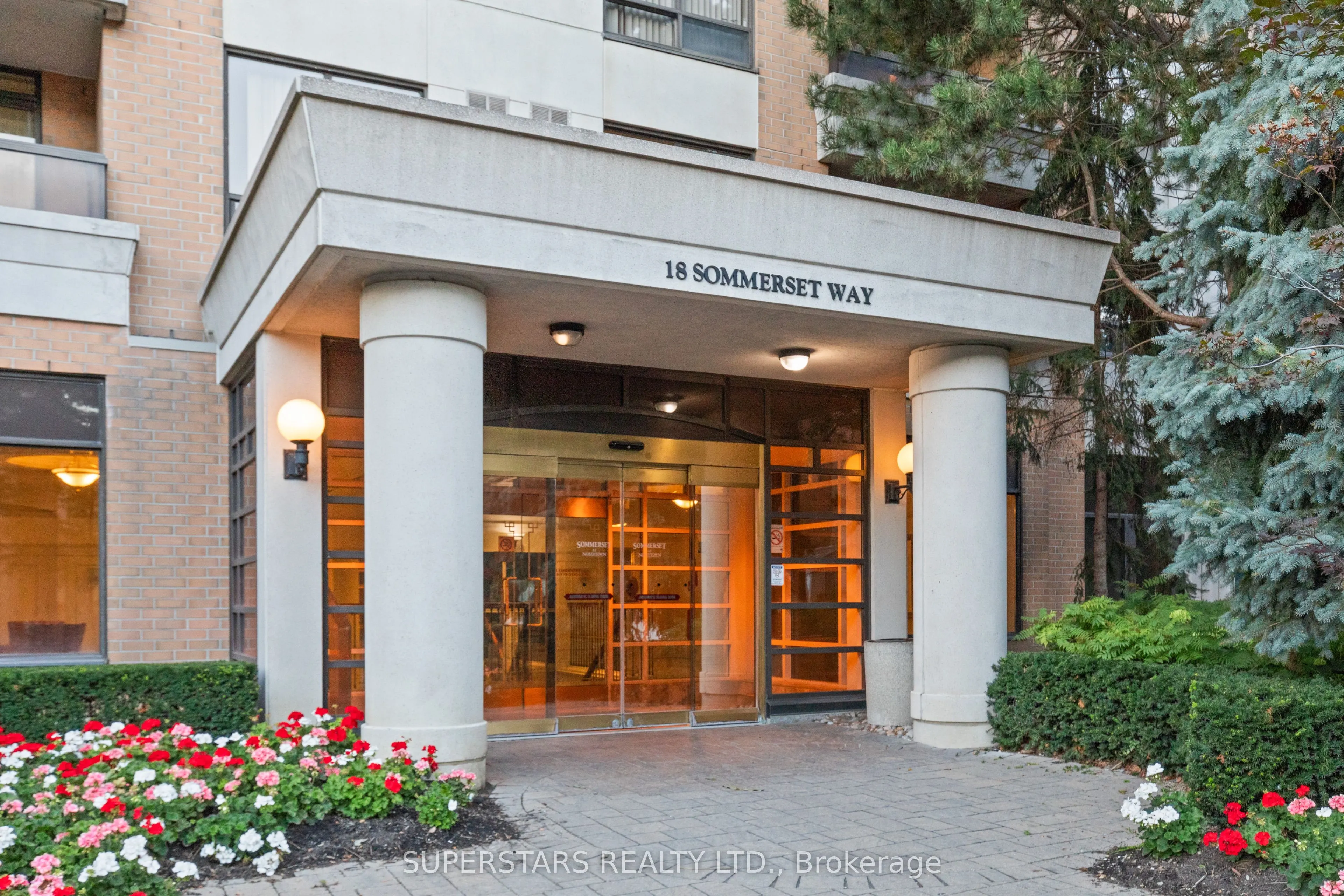 18 Sommerset Way, #1111