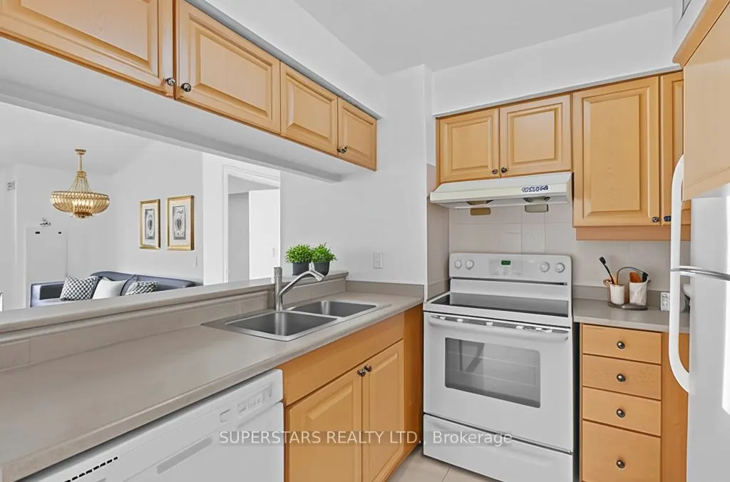 18 Sommerset Way, #1111