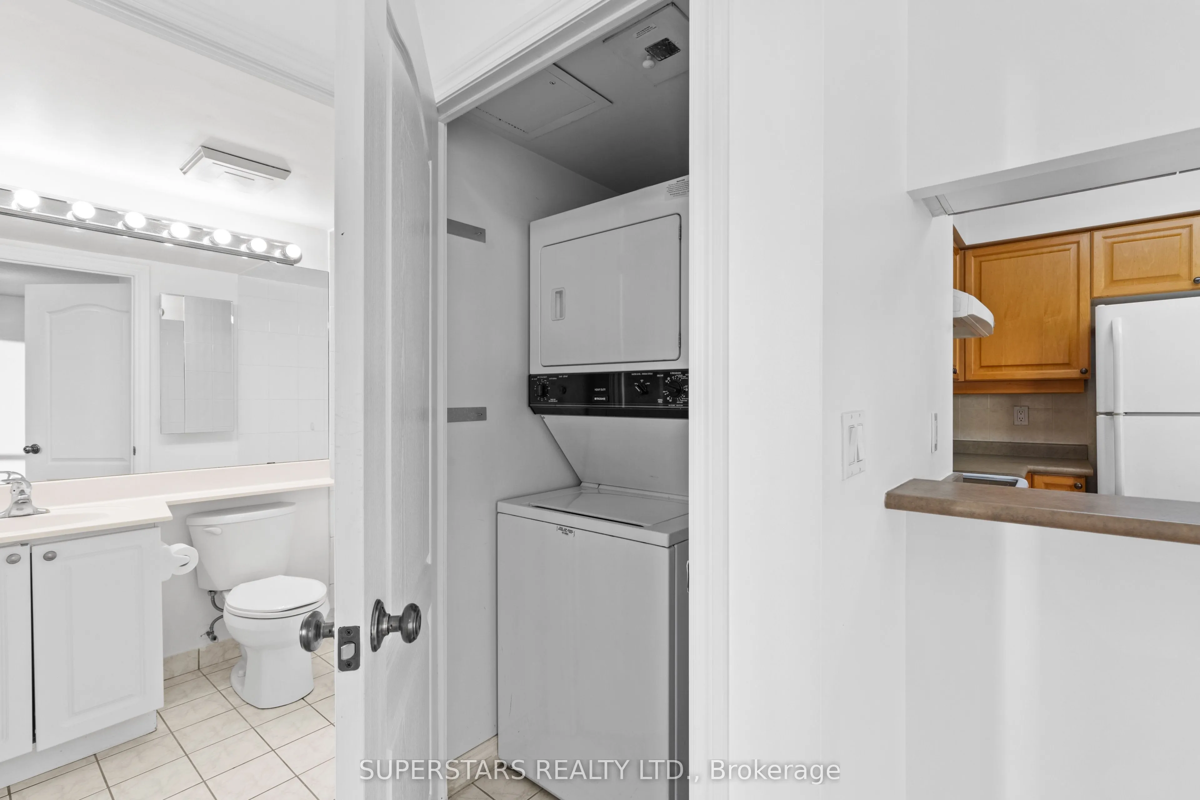 18 Sommerset Way, #1111