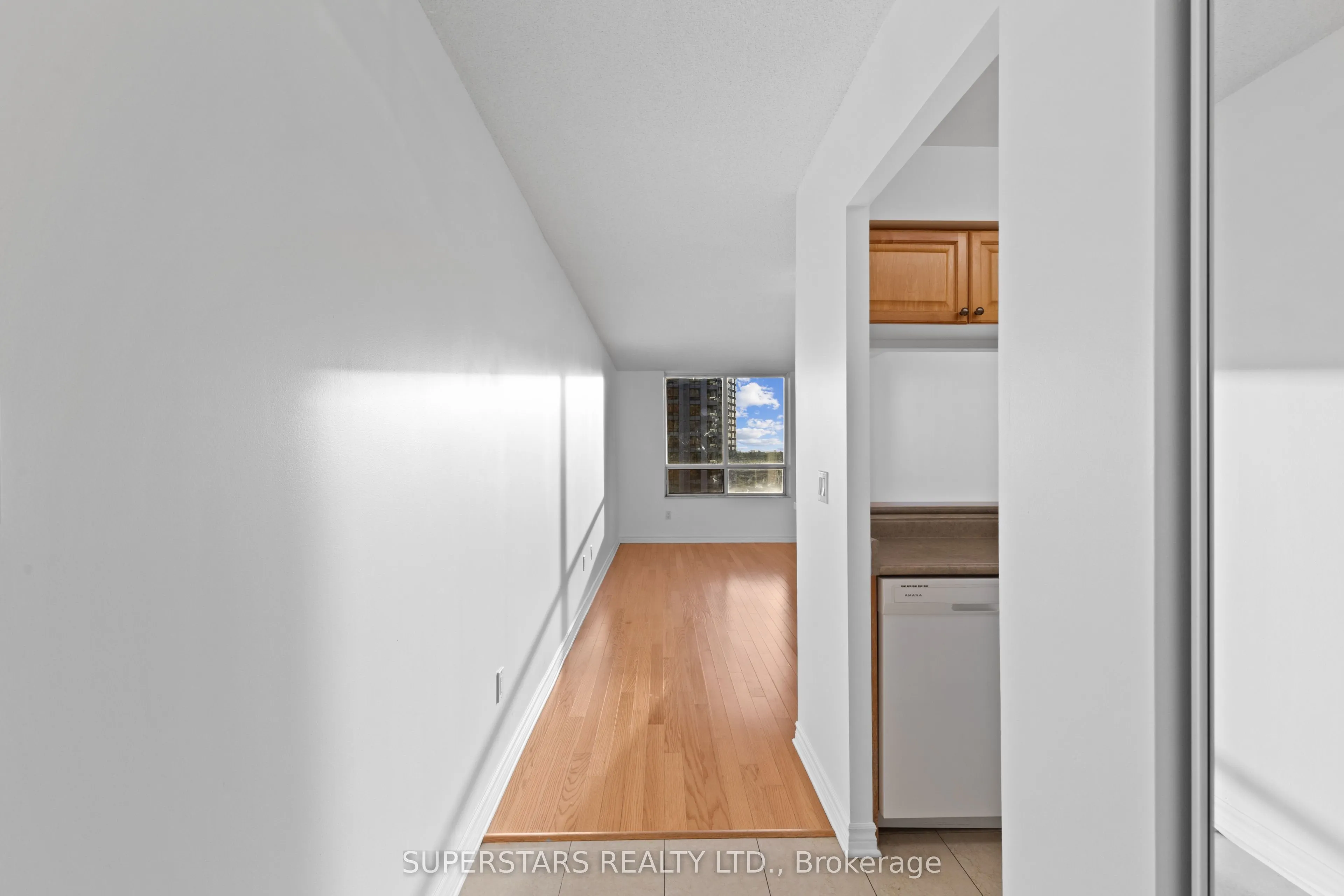 18 Sommerset Way, #1111