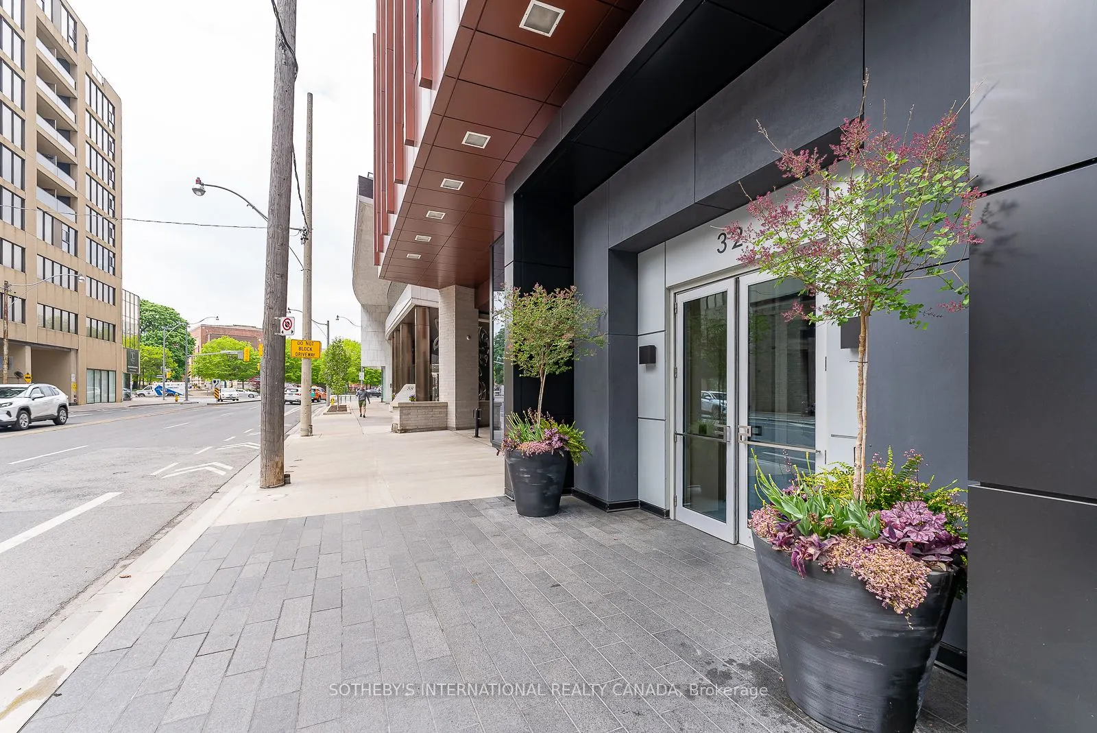 32 Davenport Road, #315