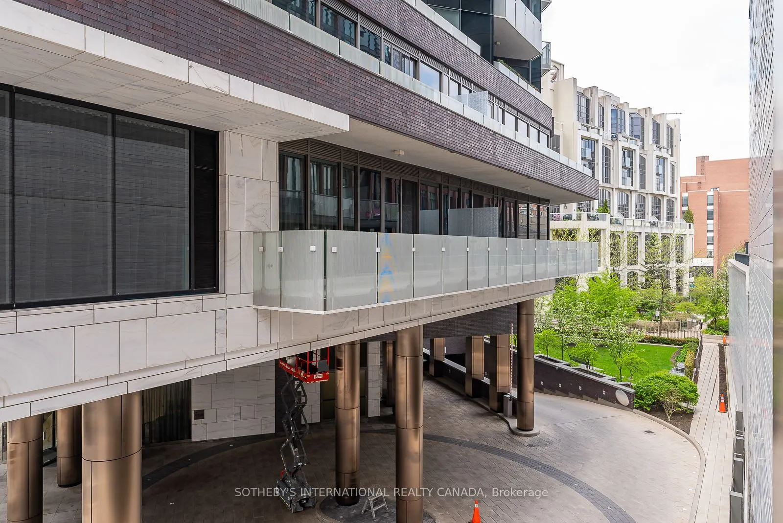 32 Davenport Road, #315