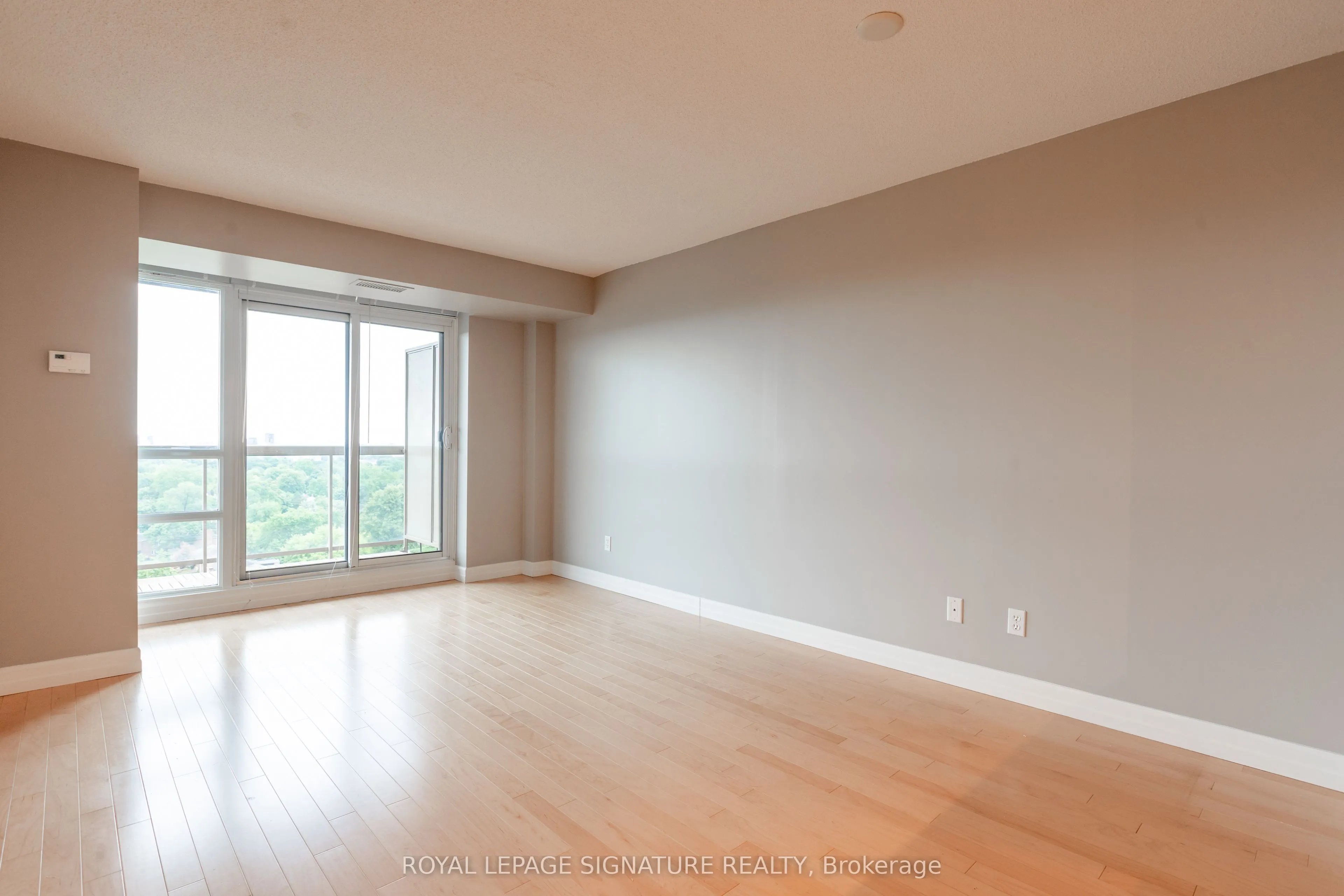 900 Mount Pleasant Road, #1208