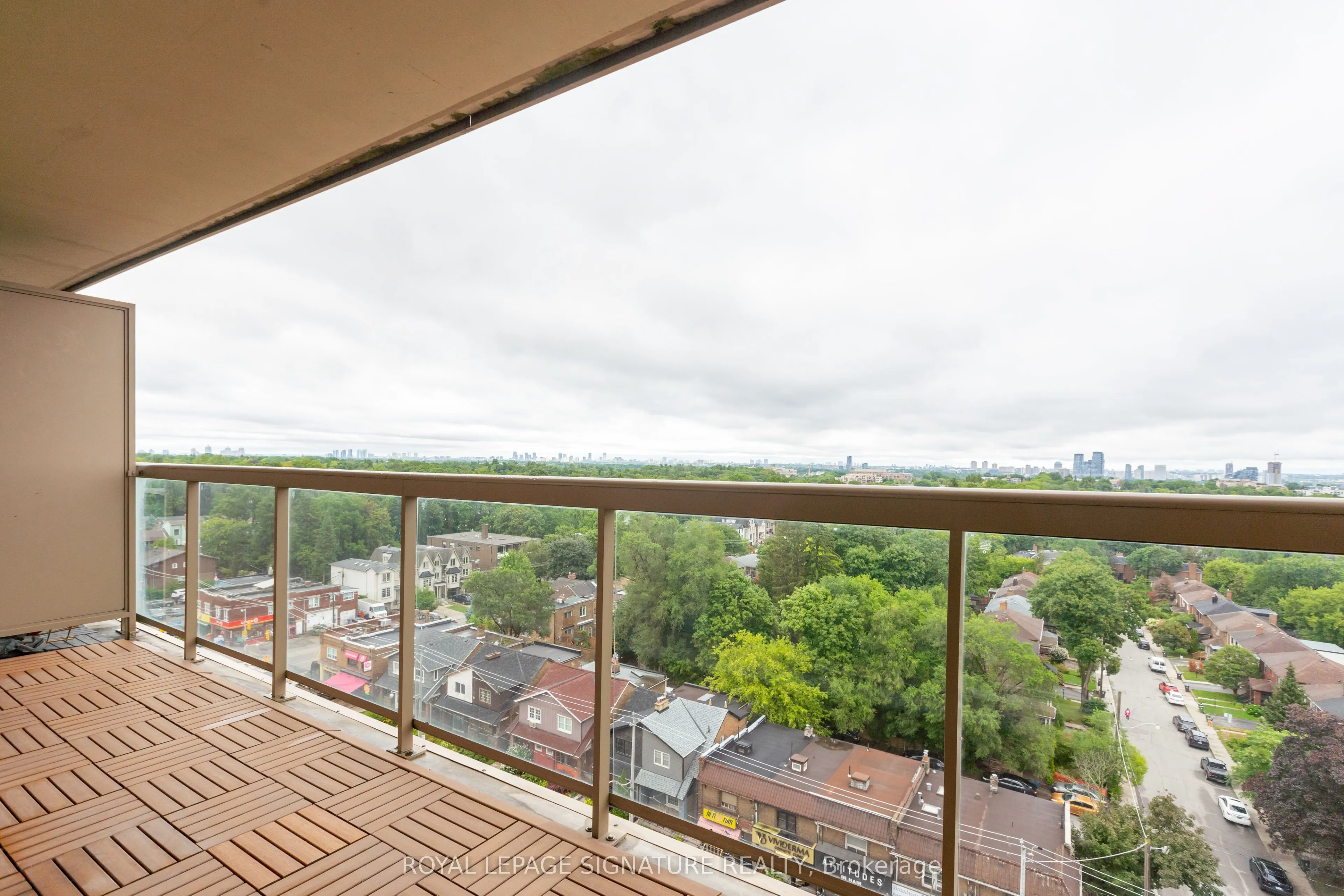 900 Mount Pleasant Road, #1208