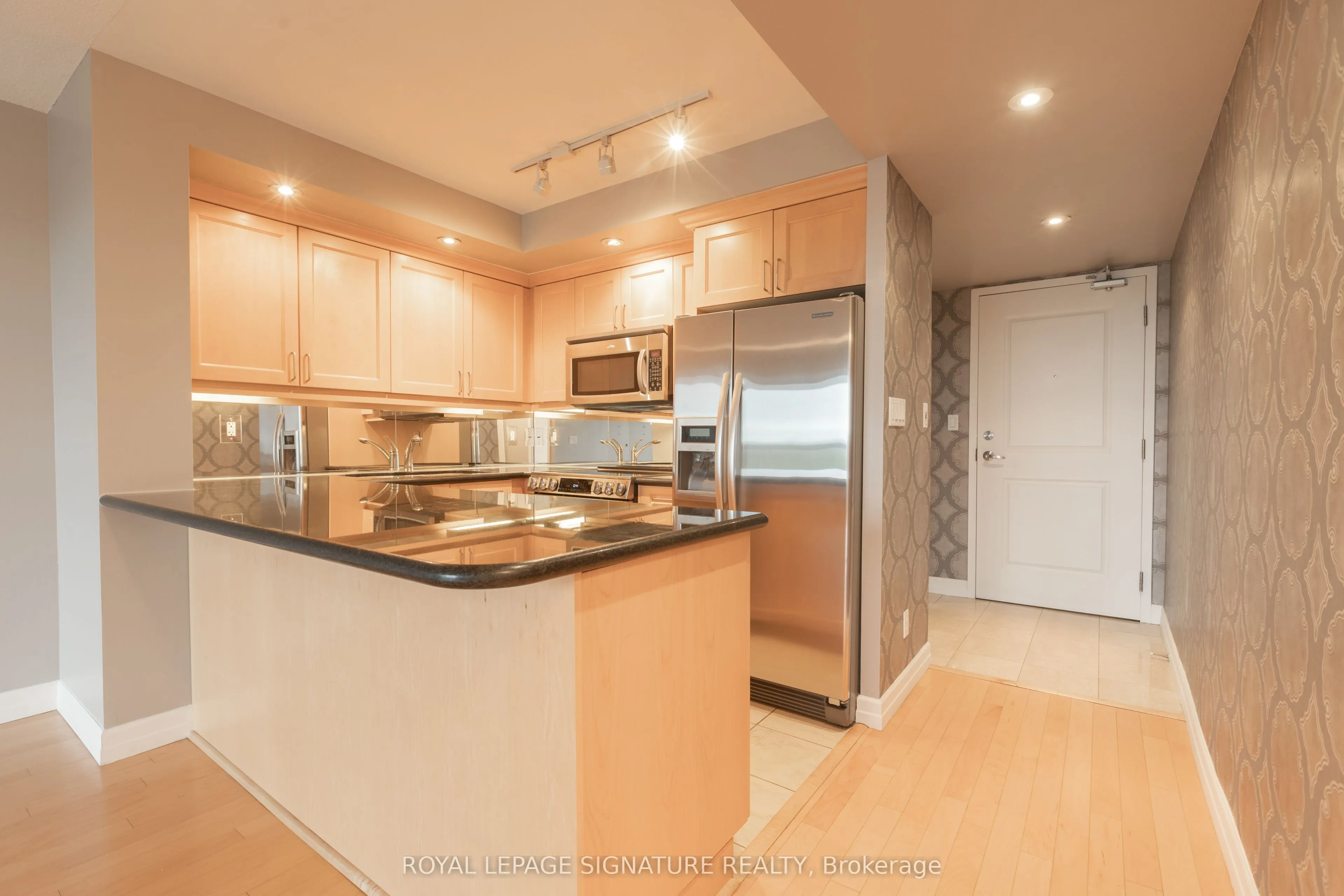 900 Mount Pleasant Road, #1208