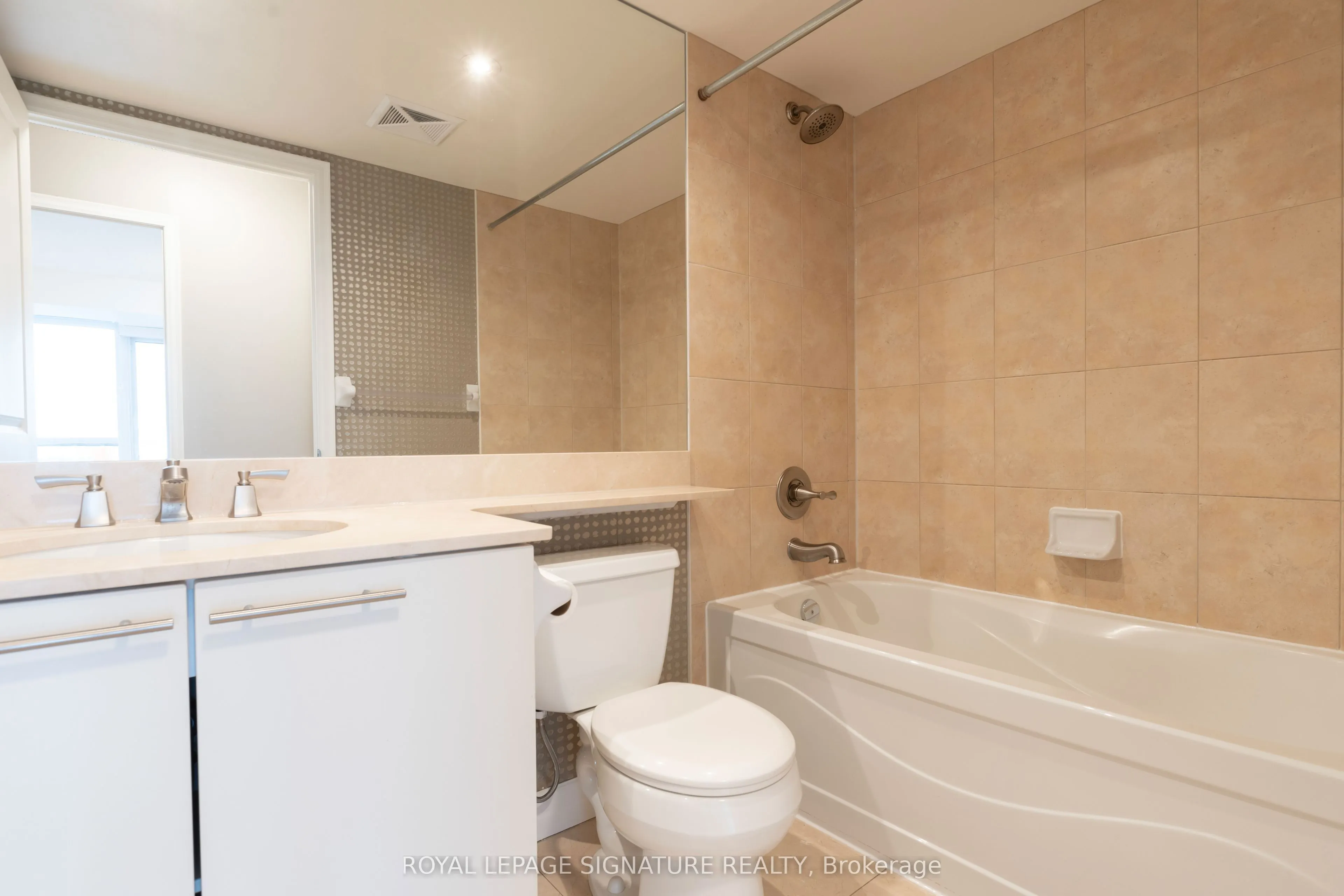 900 Mount Pleasant Road, #1208