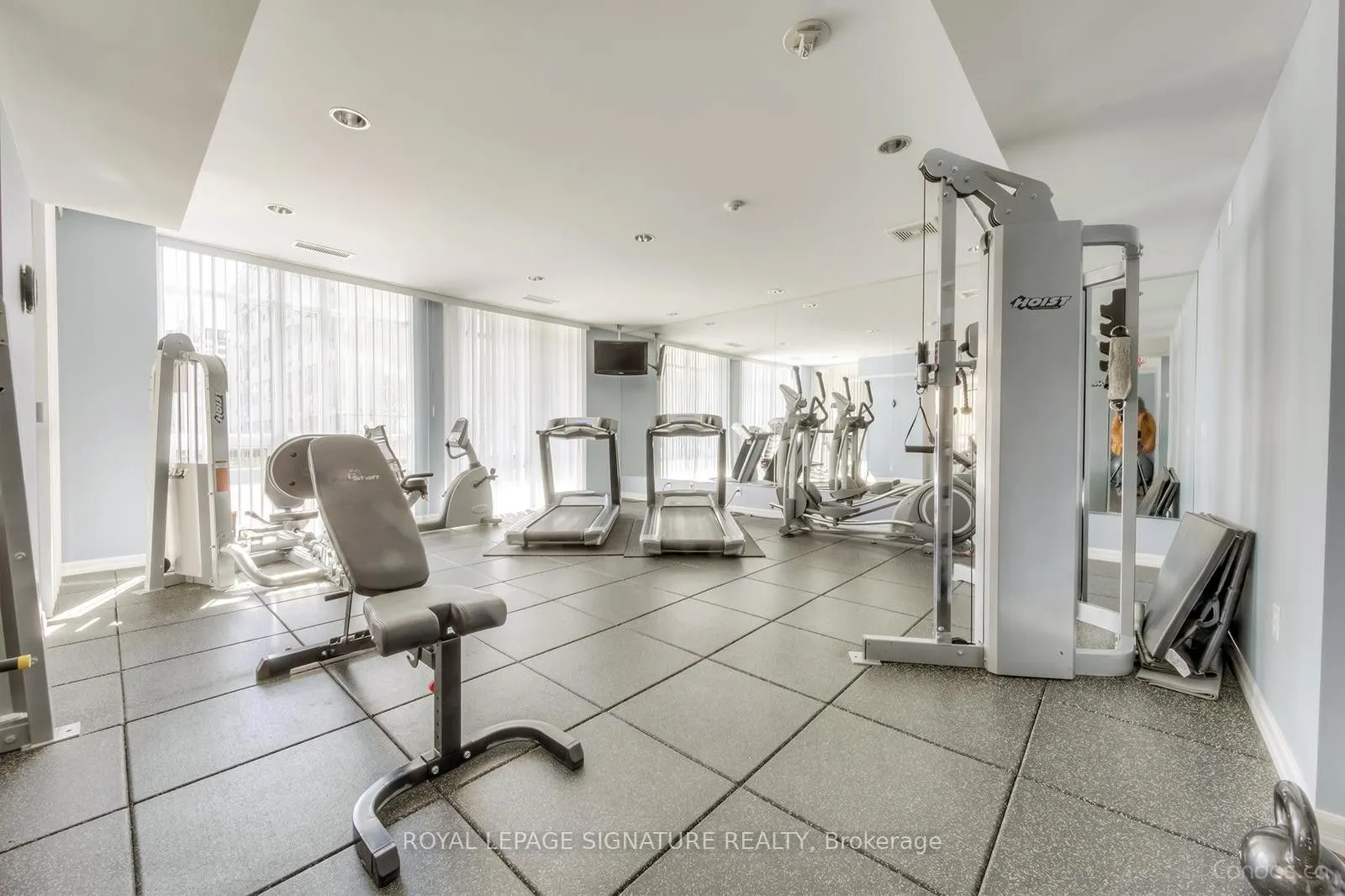 900 Mount Pleasant Road, #1208
