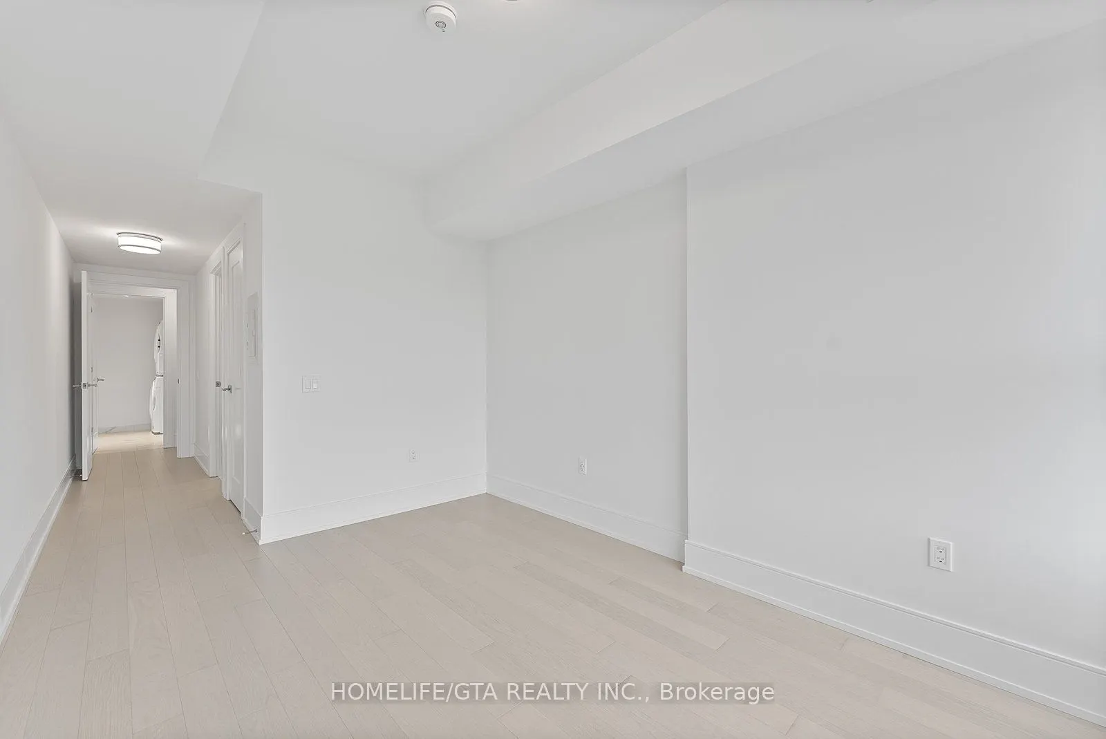 10 Inn on the Park Drive, #312