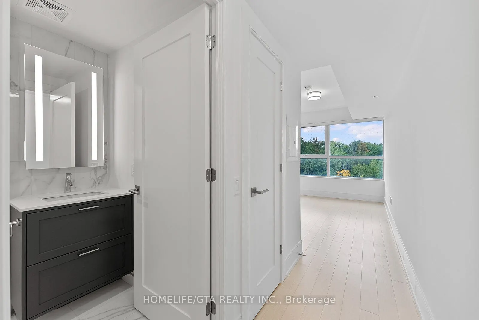 10 Inn on the Park Drive, #312