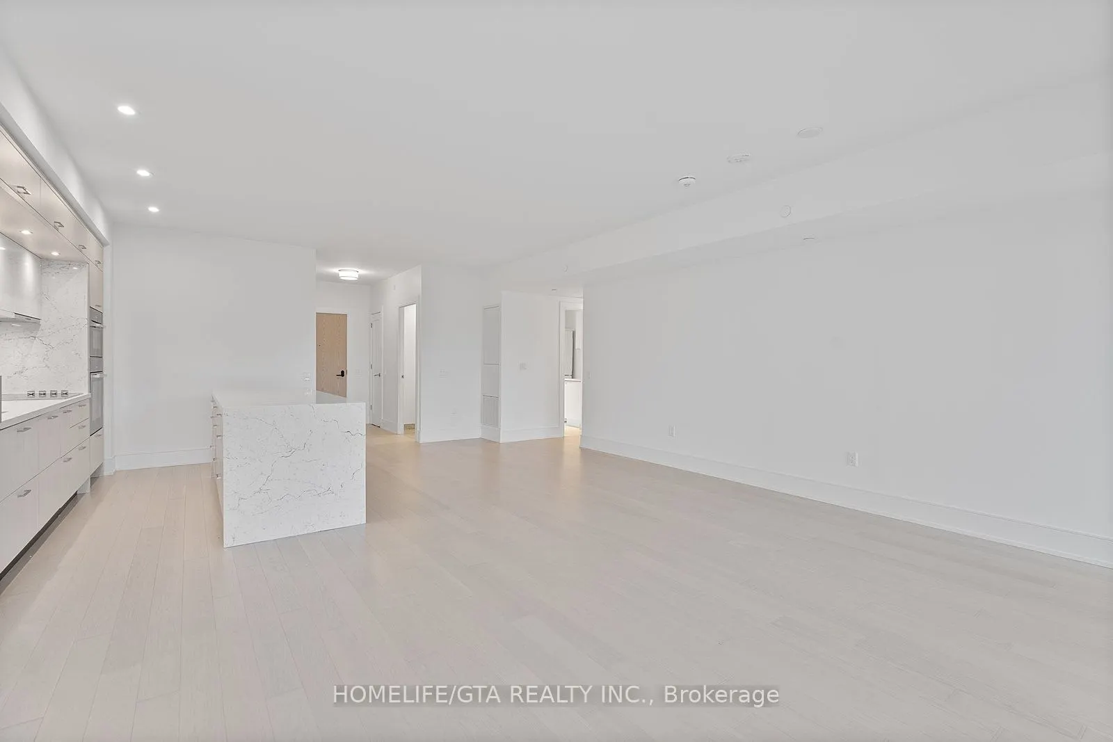10 Inn on the Park Drive, #312