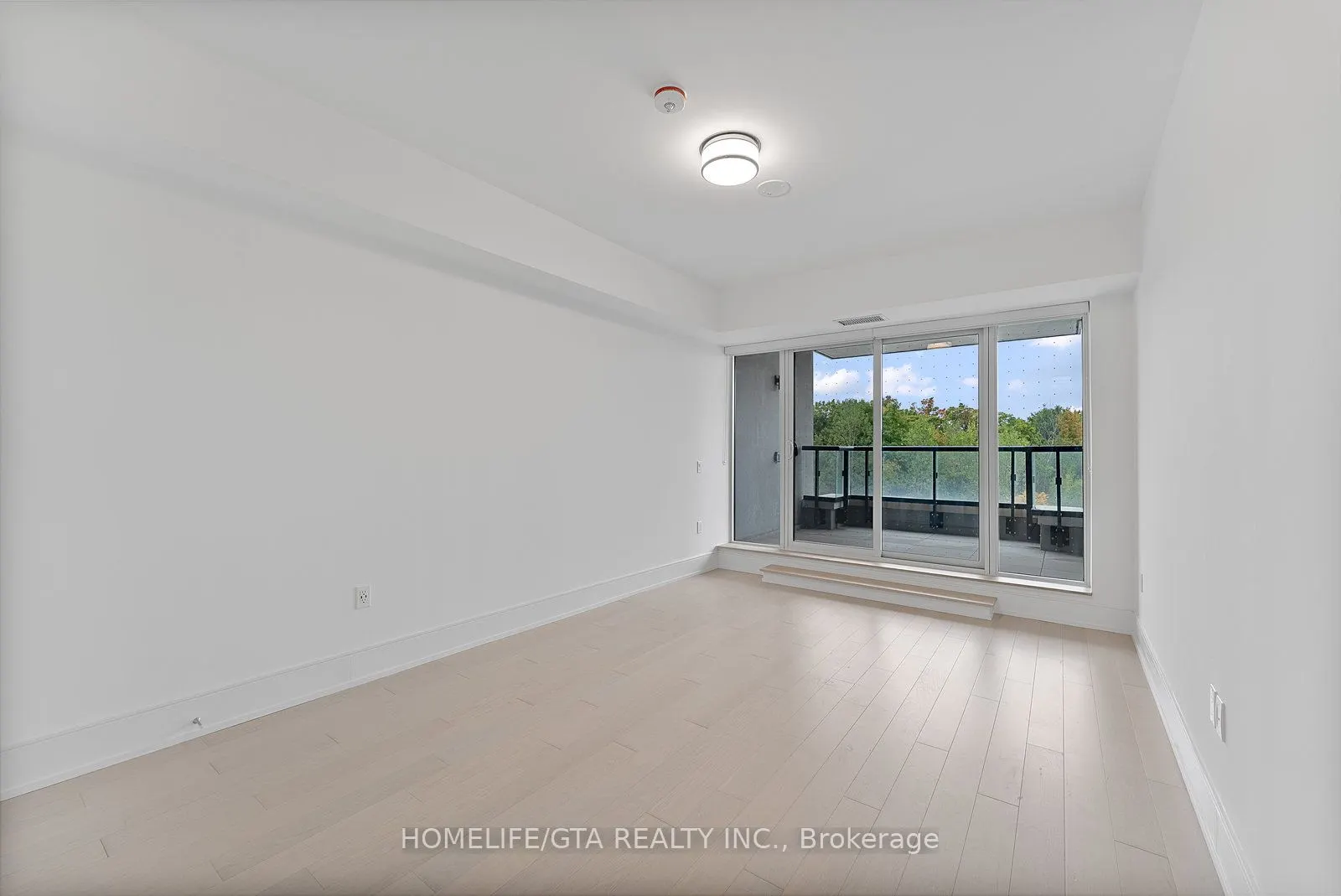 10 Inn on the Park Drive, #312
