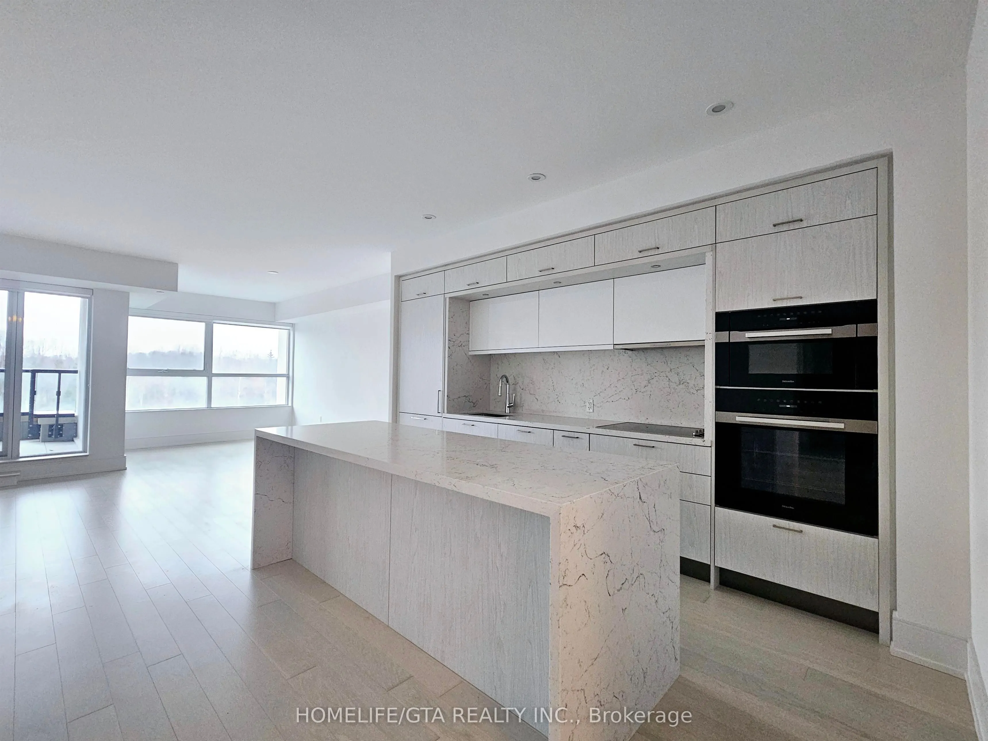 10 Inn on the Park Drive, #312