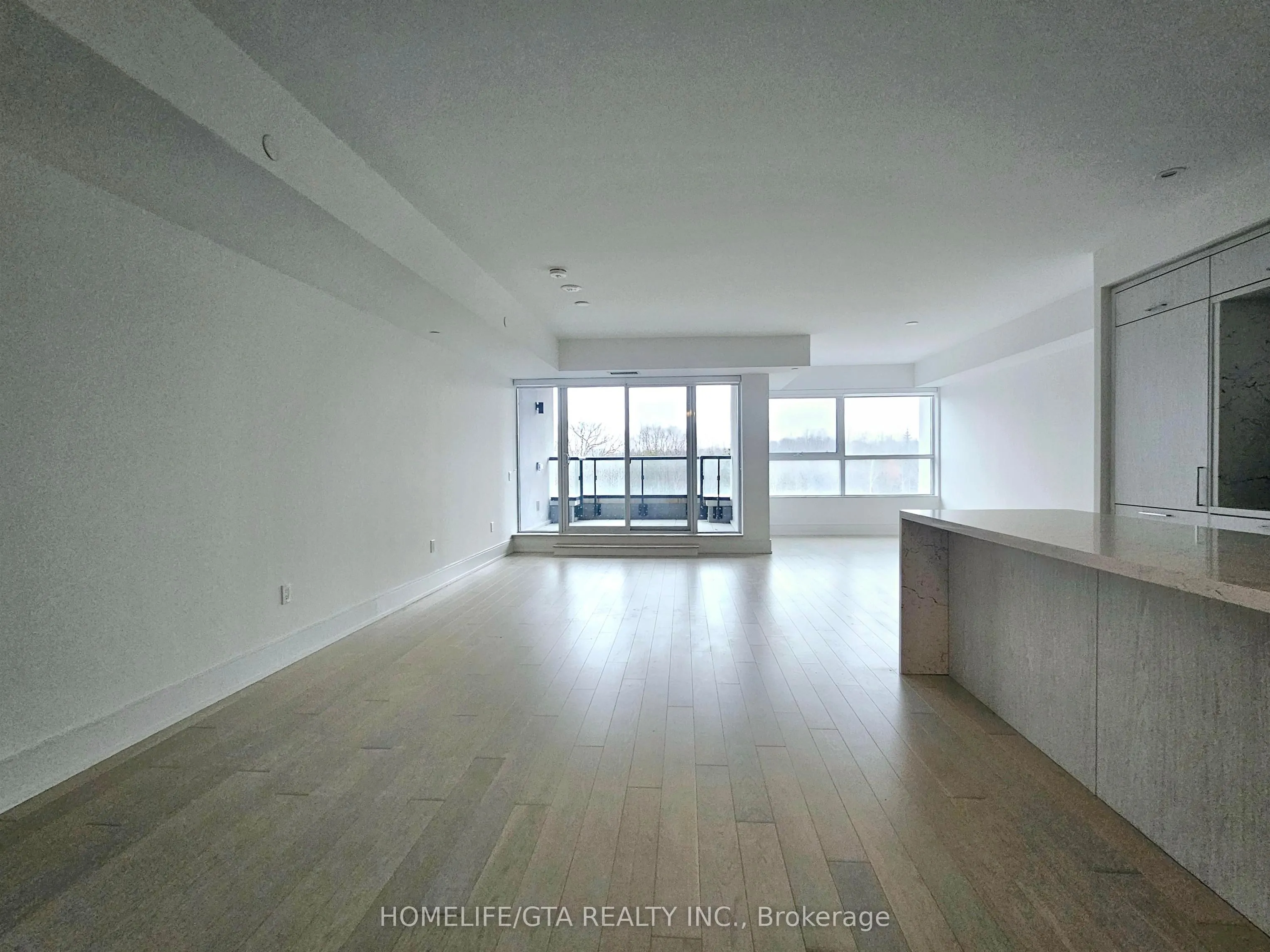 10 Inn on the Park Drive, #312