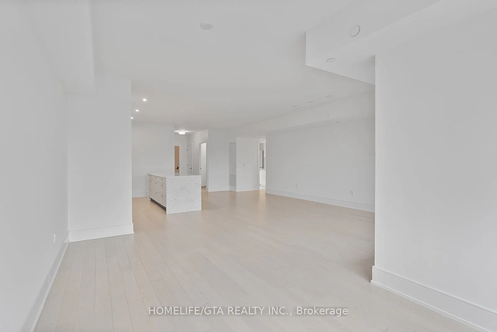 10 Inn on the Park Drive, #312