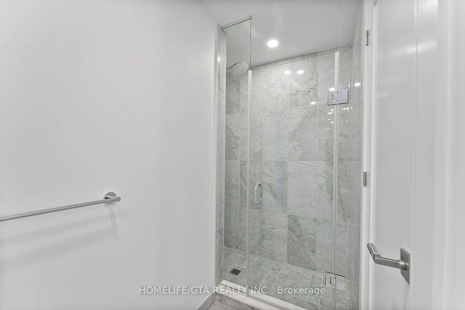 10 Inn on the Park Drive, #312