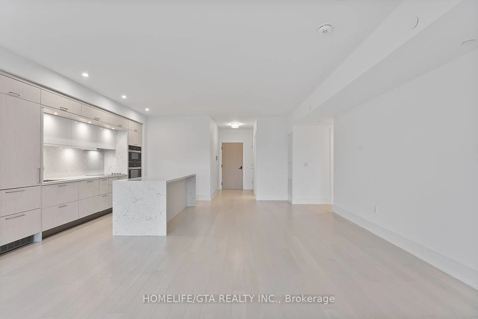 10 Inn on the Park Drive, #312