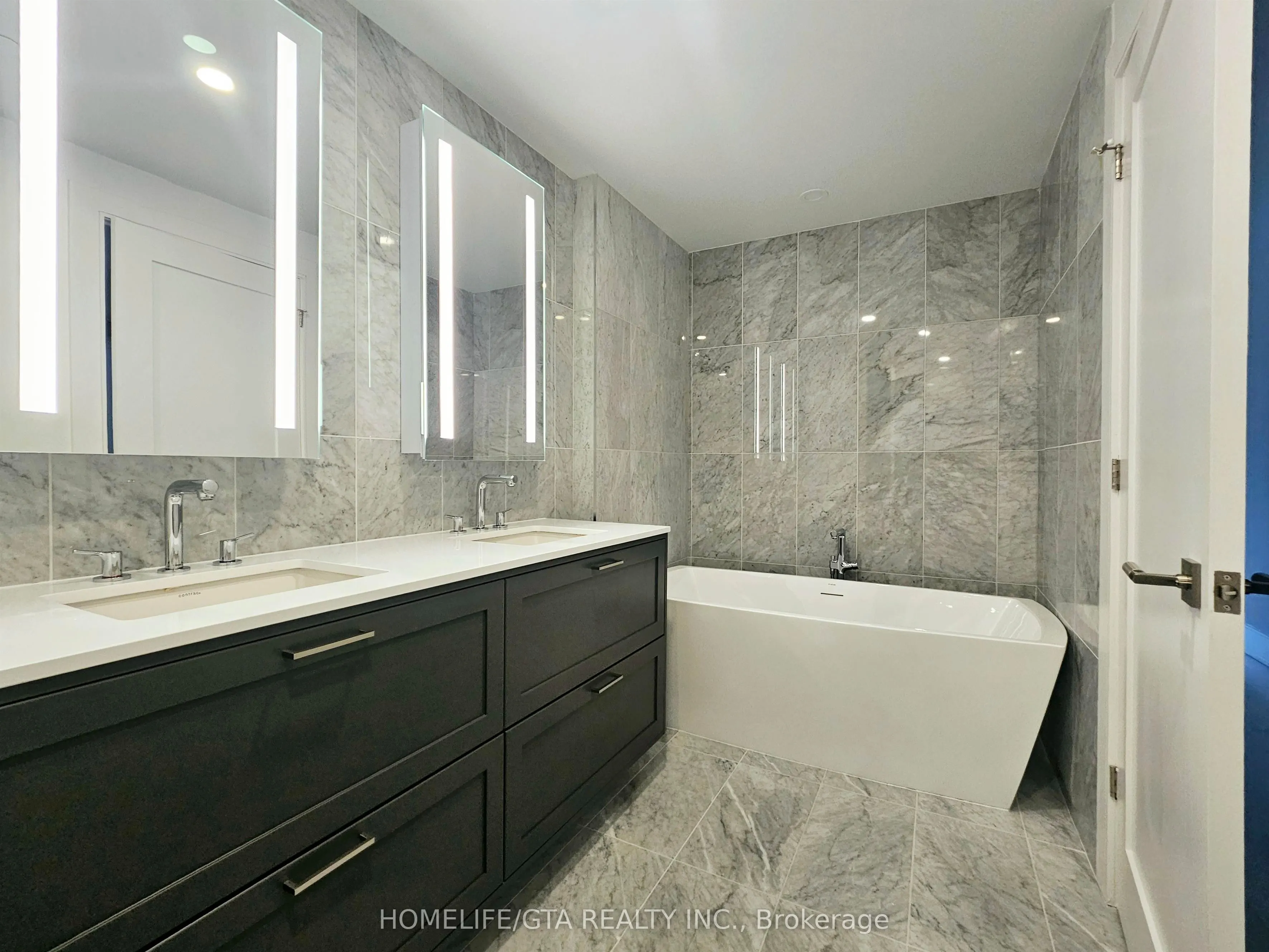 10 Inn on the Park Drive, #312