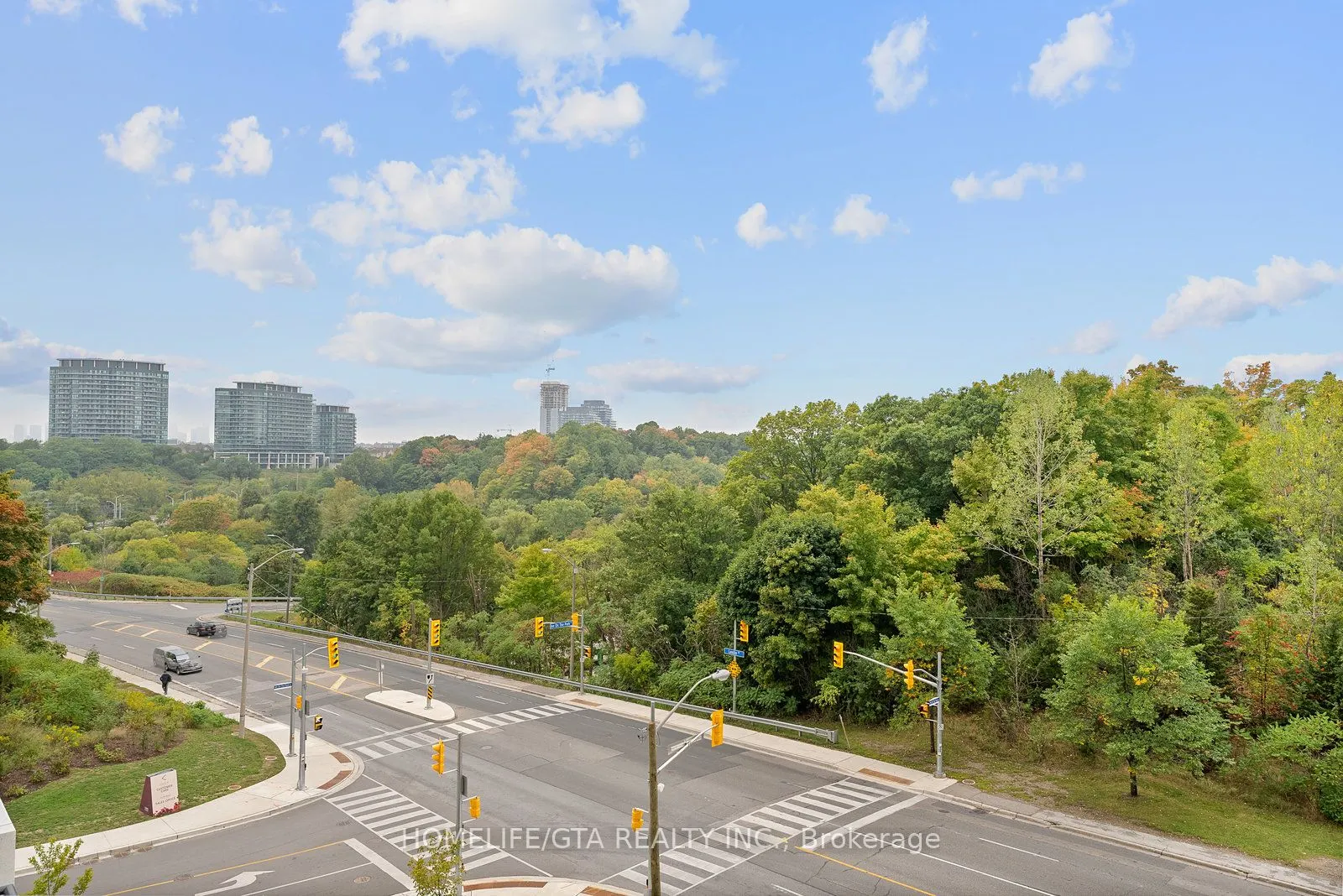 10 Inn on the Park Drive, #312