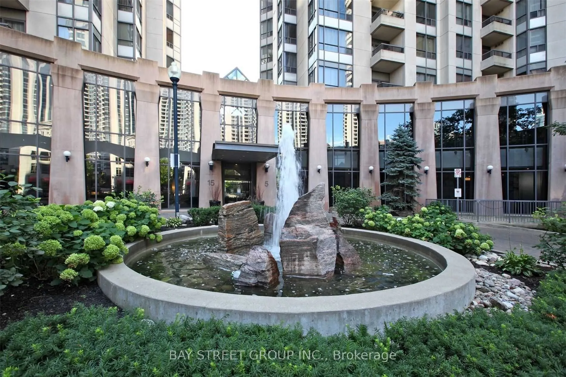 5 Northtown Way, #1107