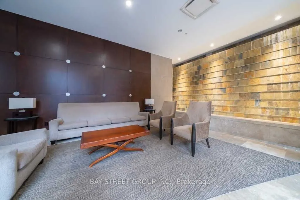 5 Northtown Way, #1107