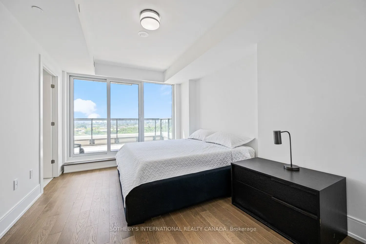 30 Inn on the Park Drive, #1109