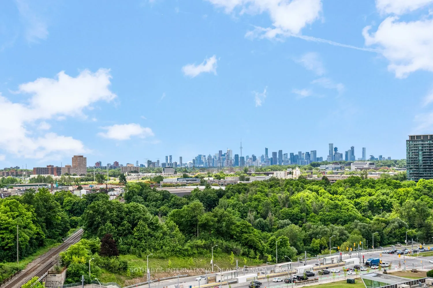 30 Inn on the Park Drive, #1109