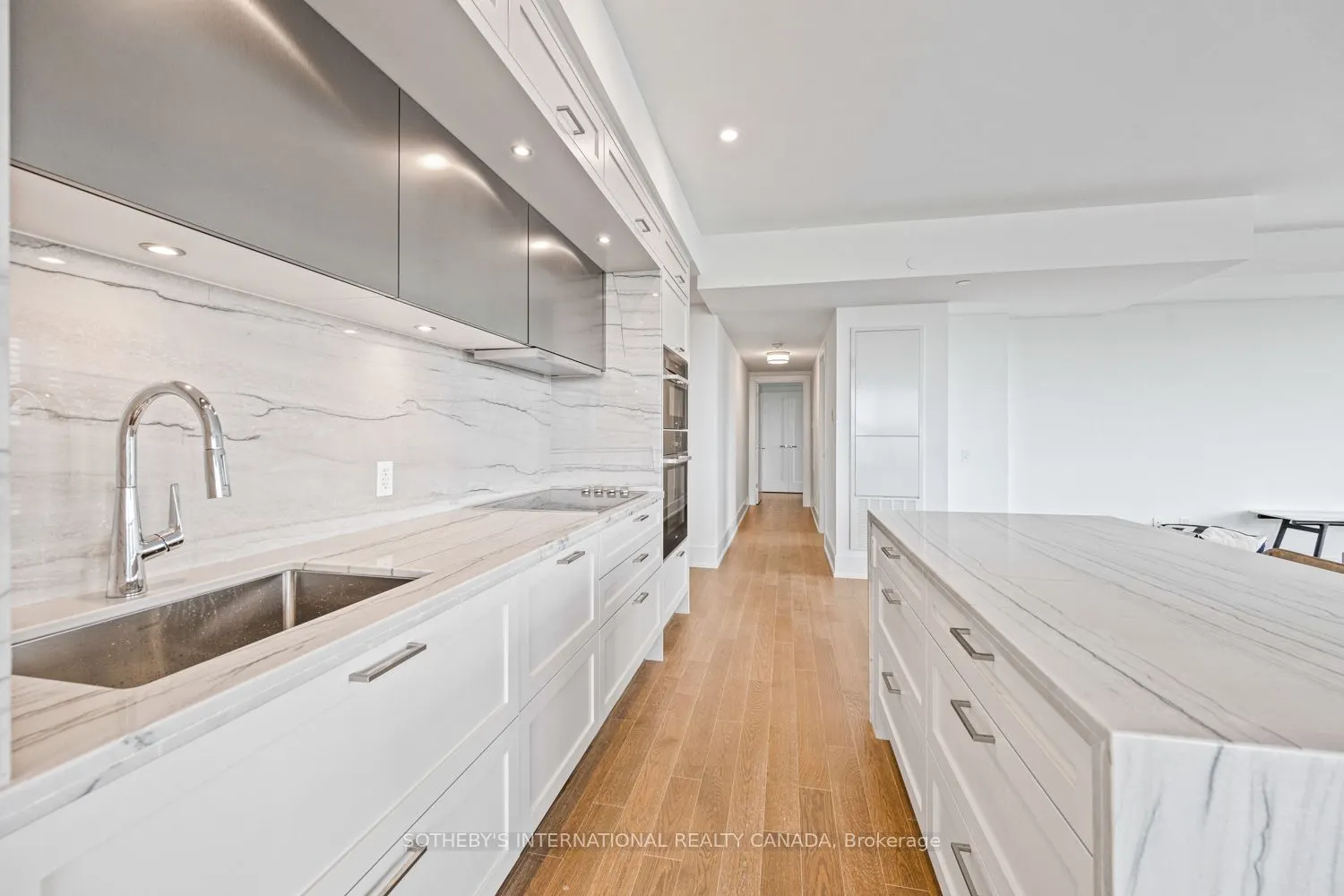 30 Inn on the Park Drive, #1109