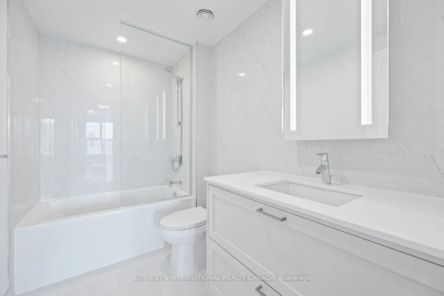 30 Inn on the Park Drive, #1109