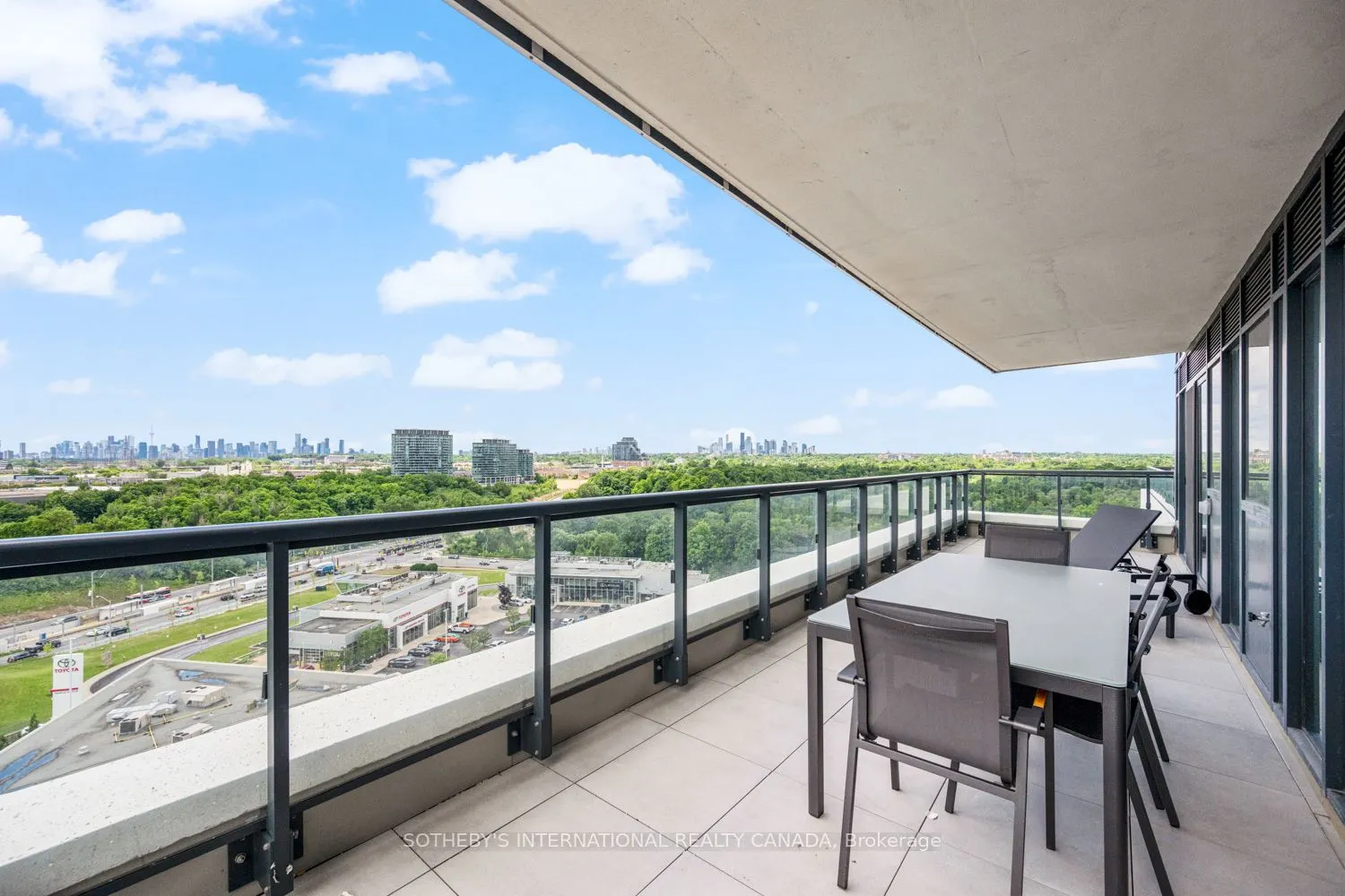 30 Inn on the Park Drive, #1109
