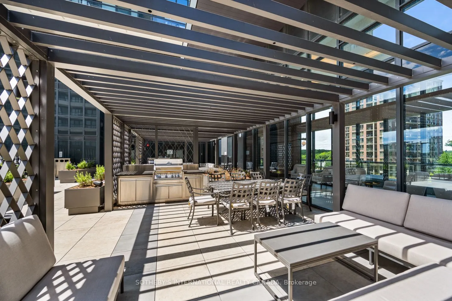 30 Inn on the Park Drive, #1109