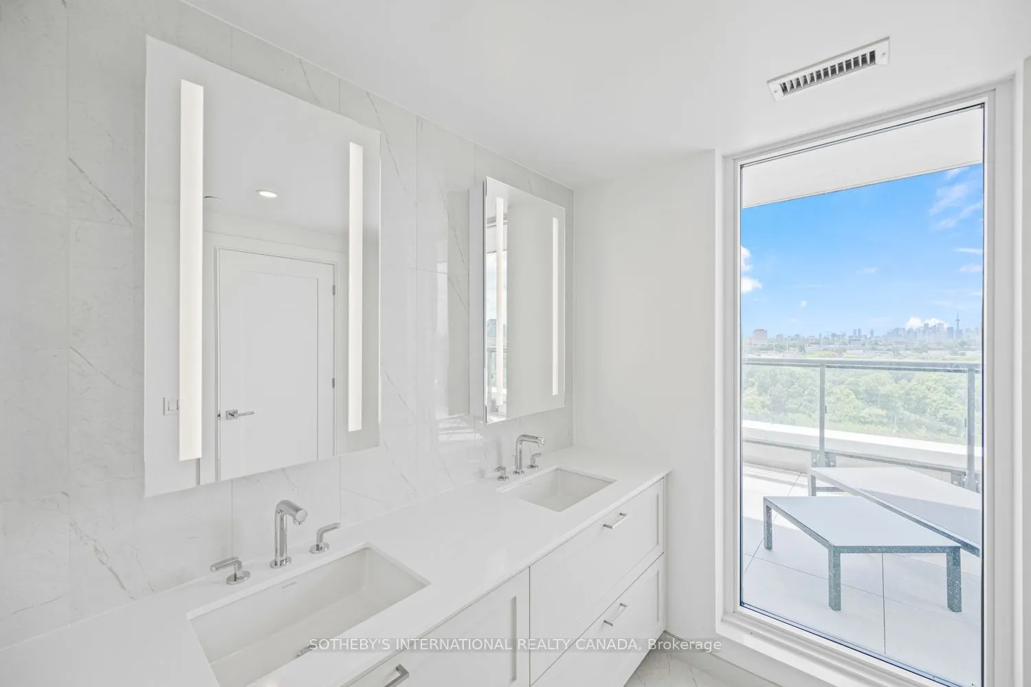 30 Inn on the Park Drive, #1109