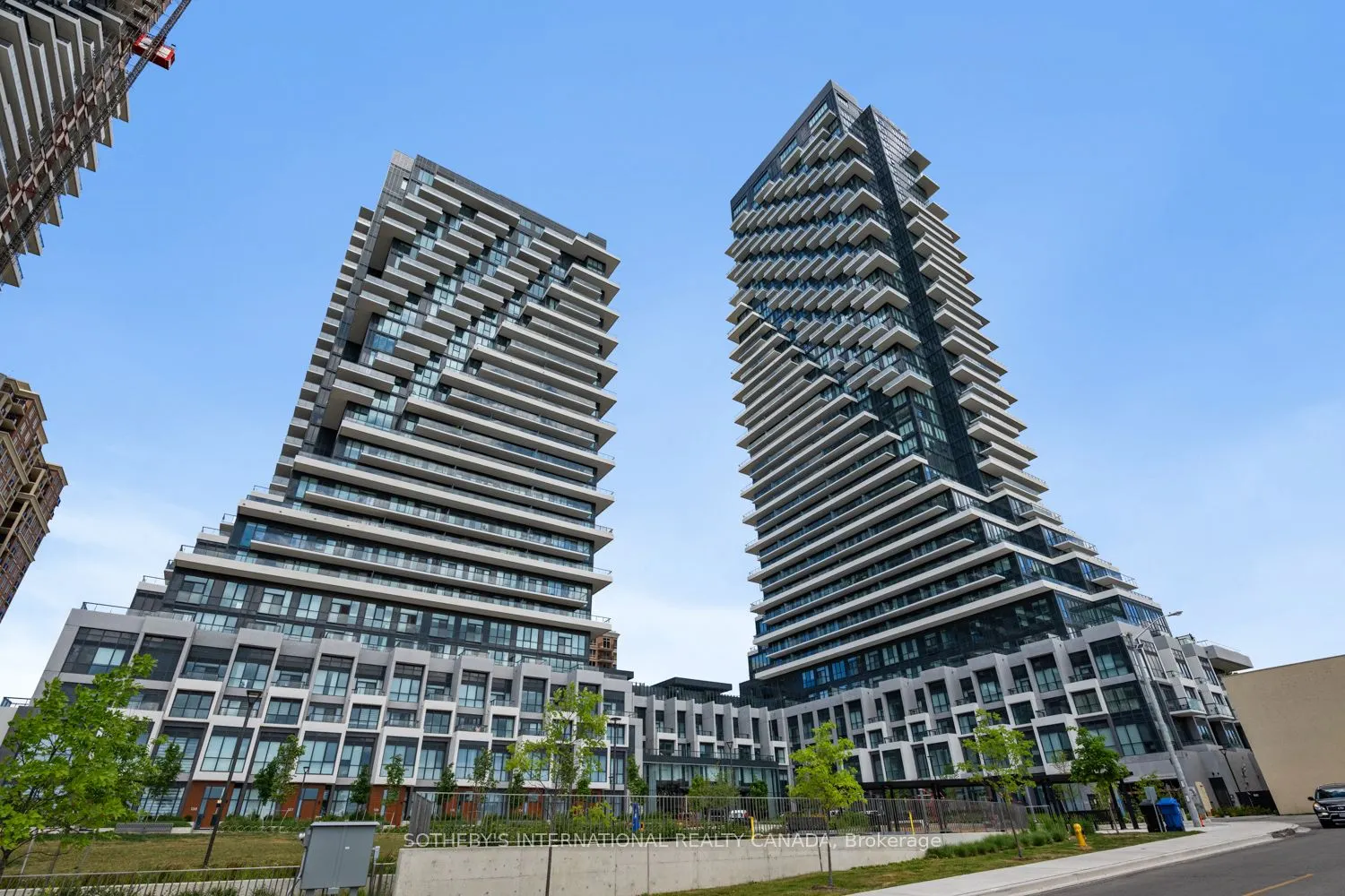 30 Inn on the Park Drive, #1109