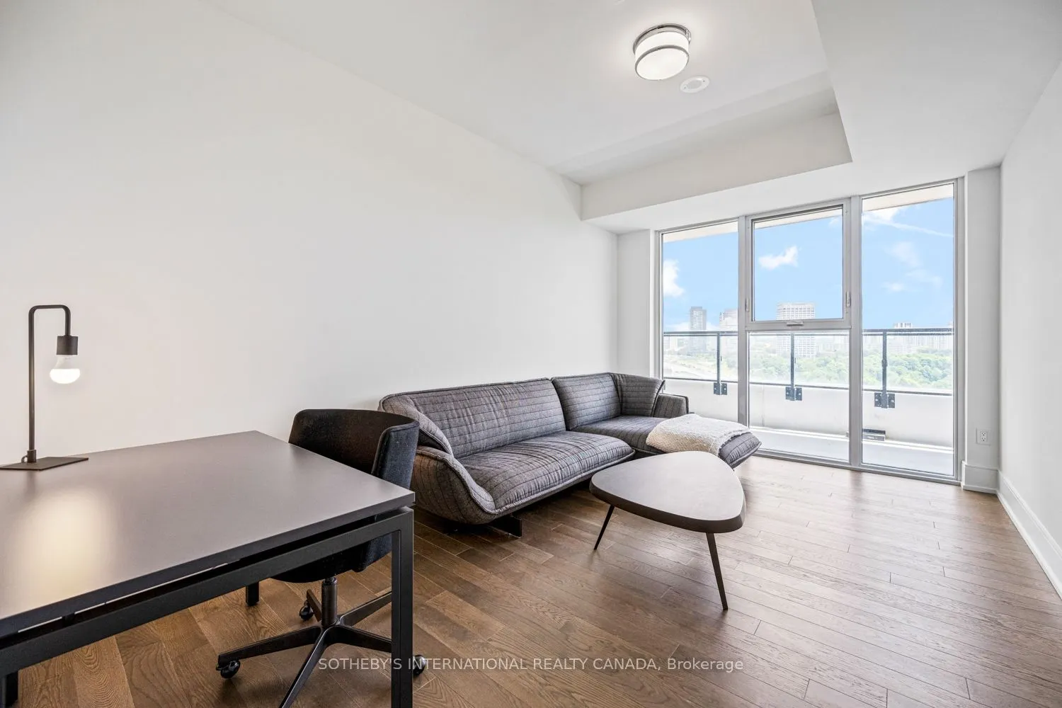 30 Inn on the Park Drive, #1109
