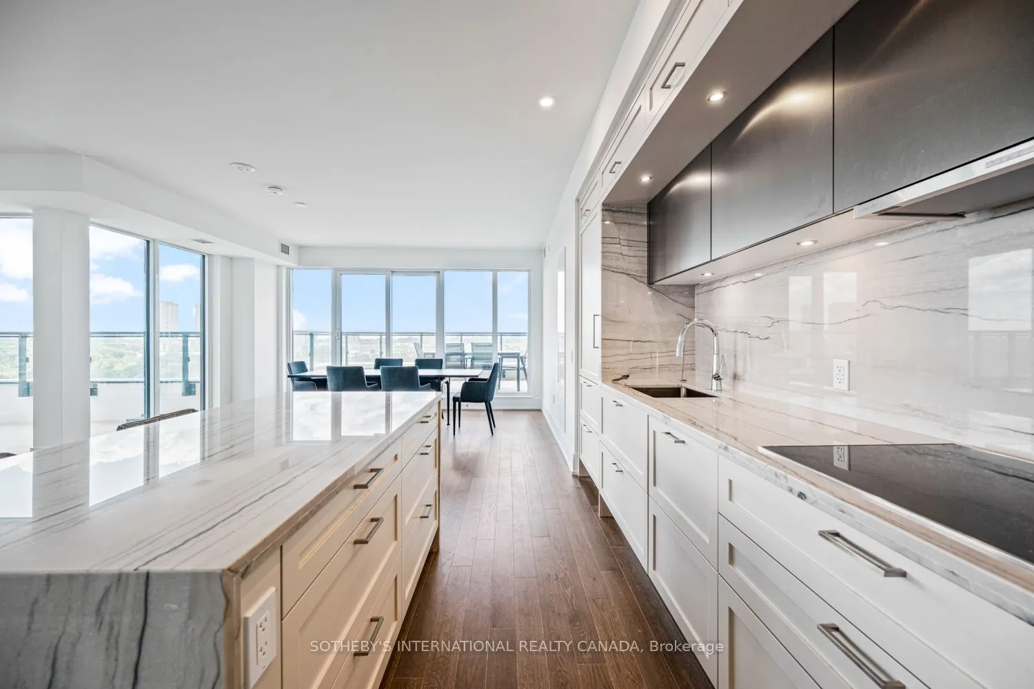30 Inn on the Park Drive, #1109