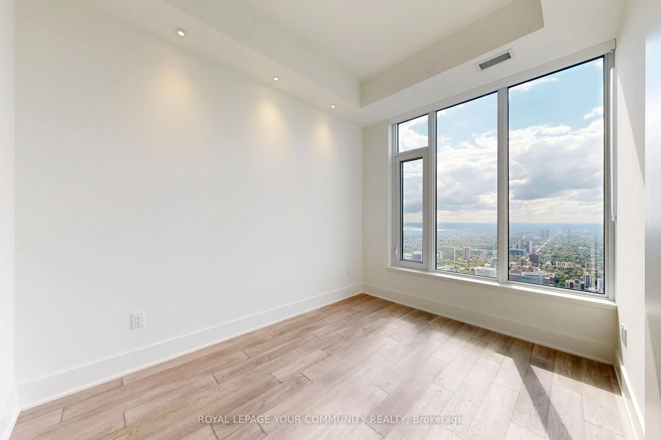 11 Yorkville Avenue, #6302