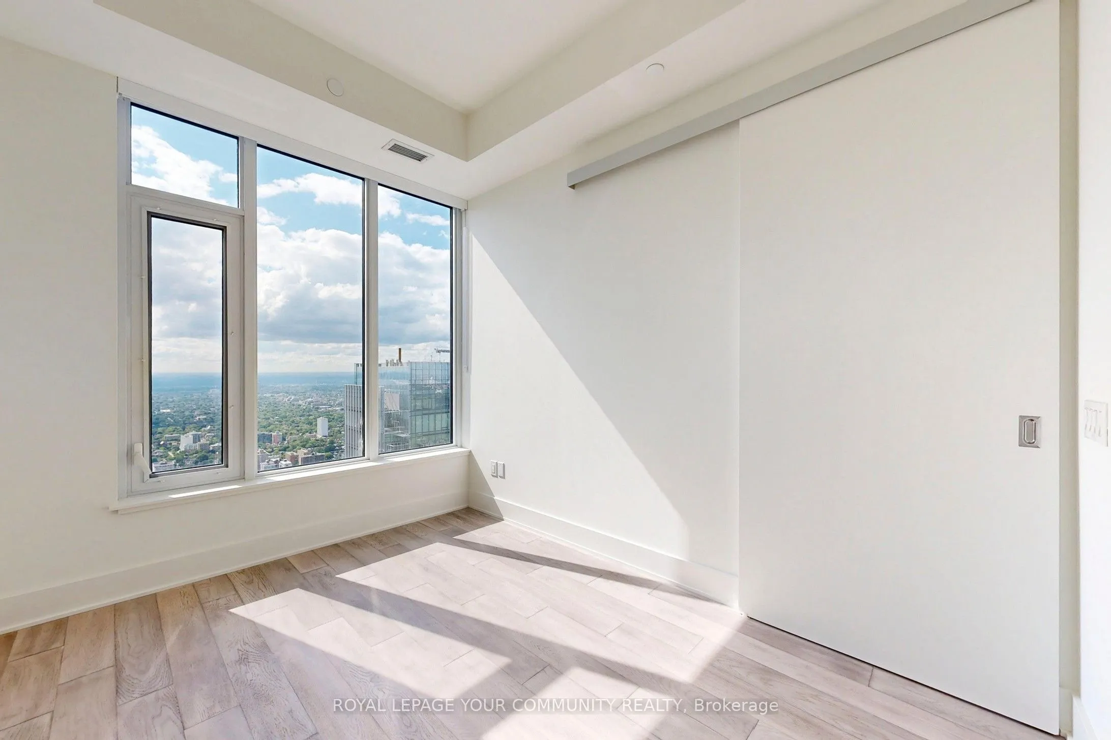 11 Yorkville Avenue, #6302